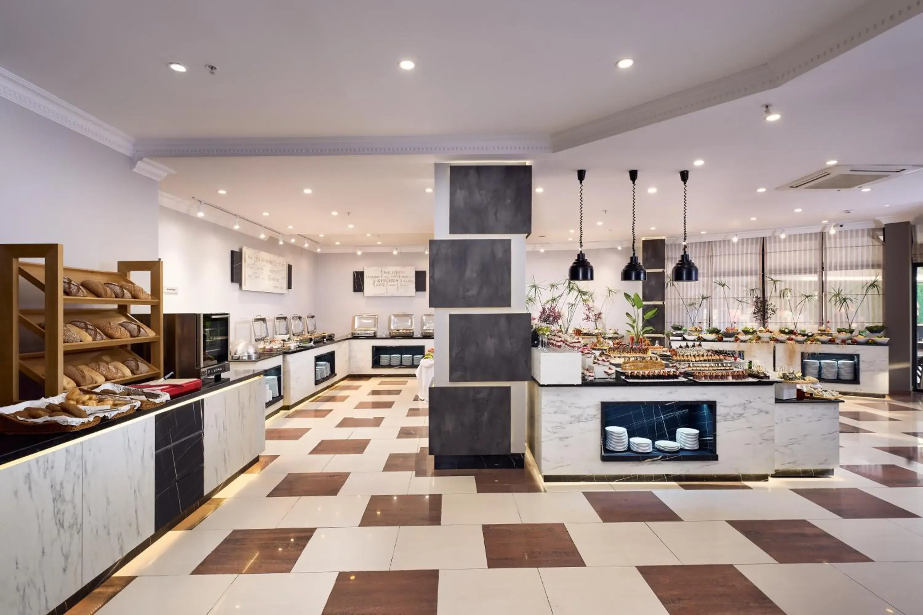 Restaurant/places to eat in Kaila City Hotel Restaurant/places to eat in Kaila City Hotel