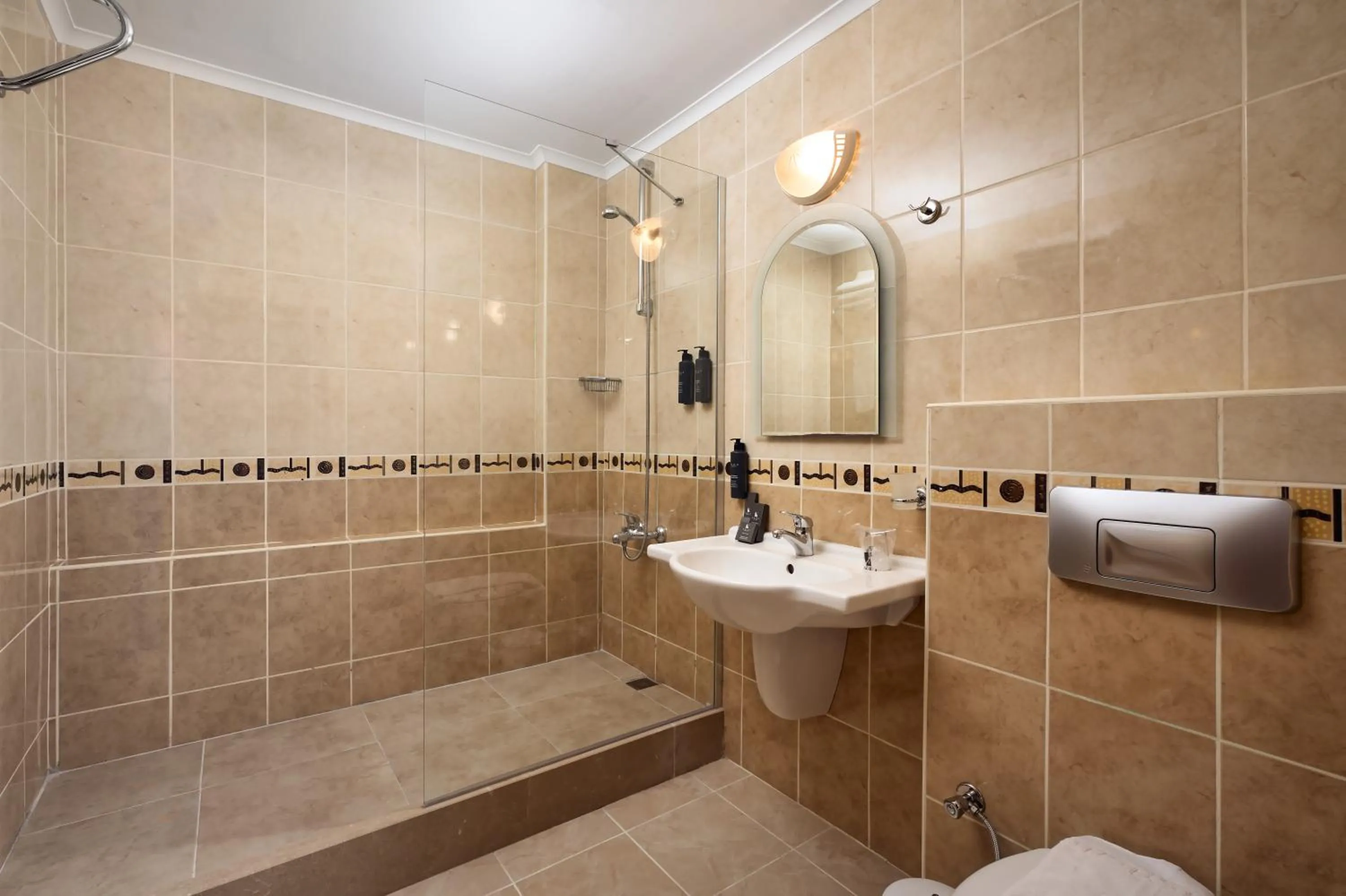 Shower in Kaila City Hotel