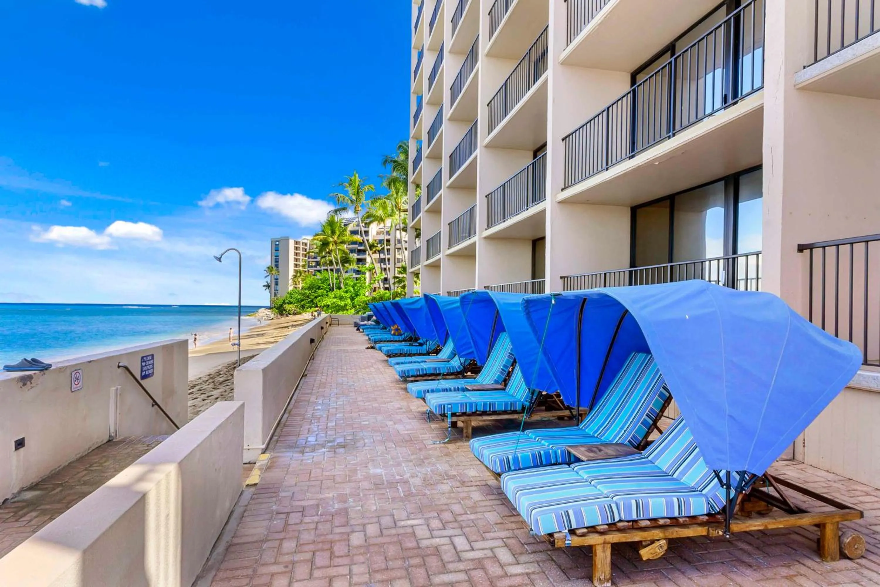 sunbed in Kahana Beach Vacation Club