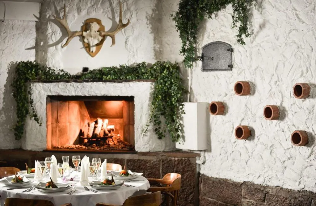 Restaurant/places to eat in Hotell Amigo