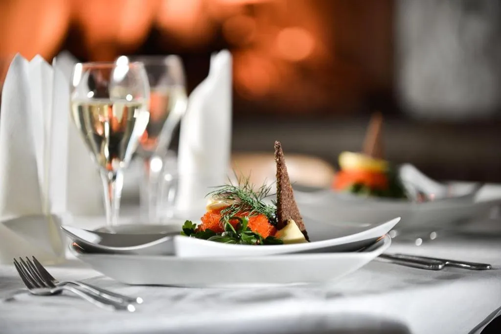 Restaurant/places to eat in Hotell Amigo