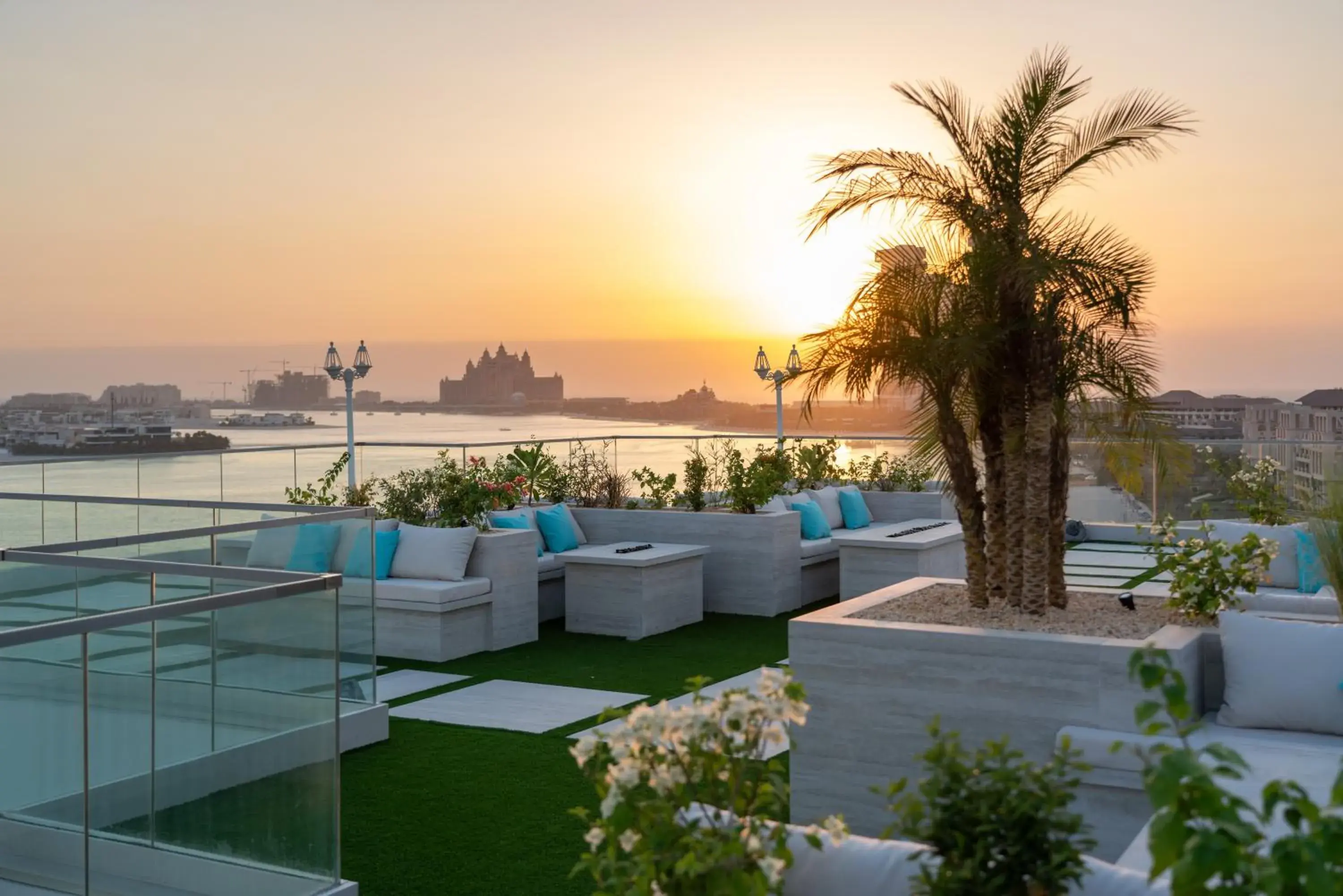 Restaurant/places to eat in C Central Hotel and Resort The Palm Restaurant/places to eat in C Central Hotel and Resort The Palm