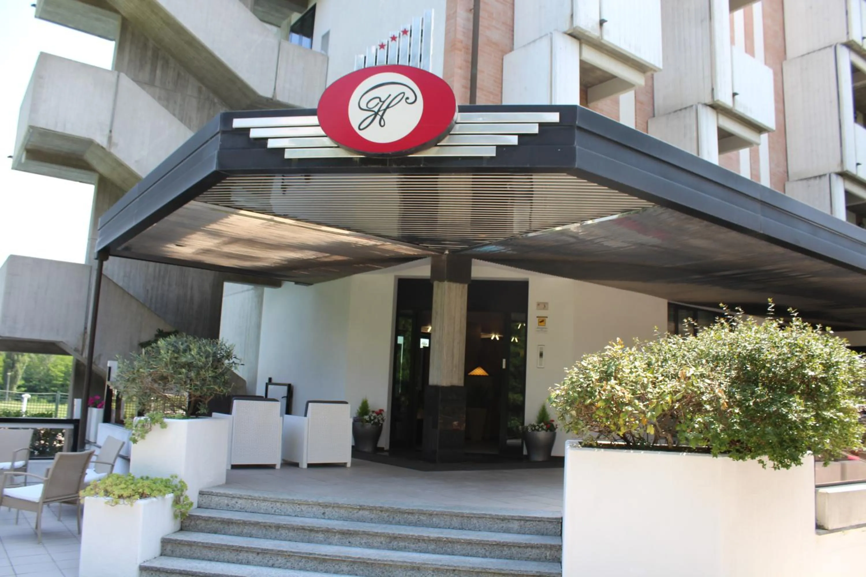 Facade/entrance in Park Hotel