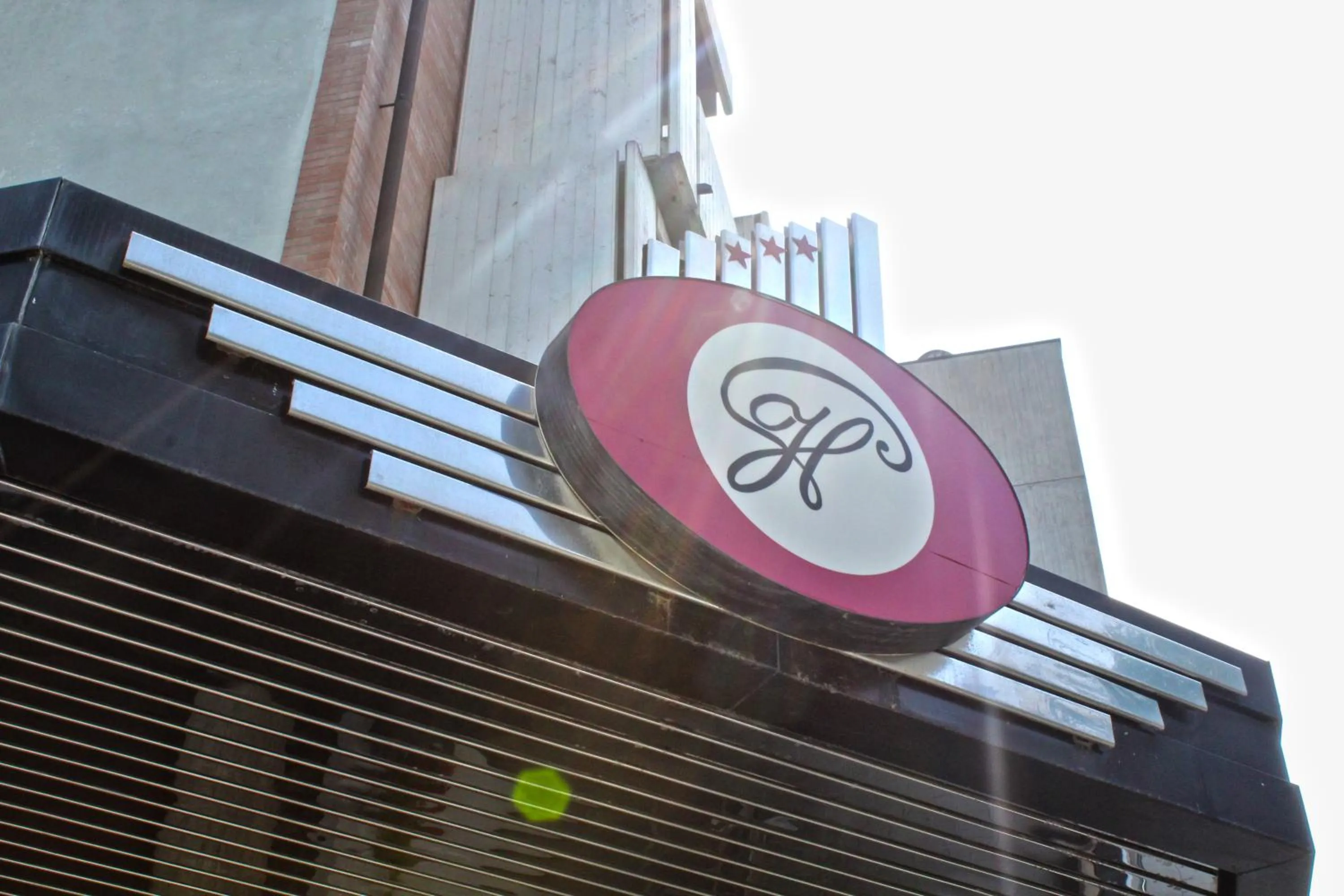 Facade/entrance in Park Hotel