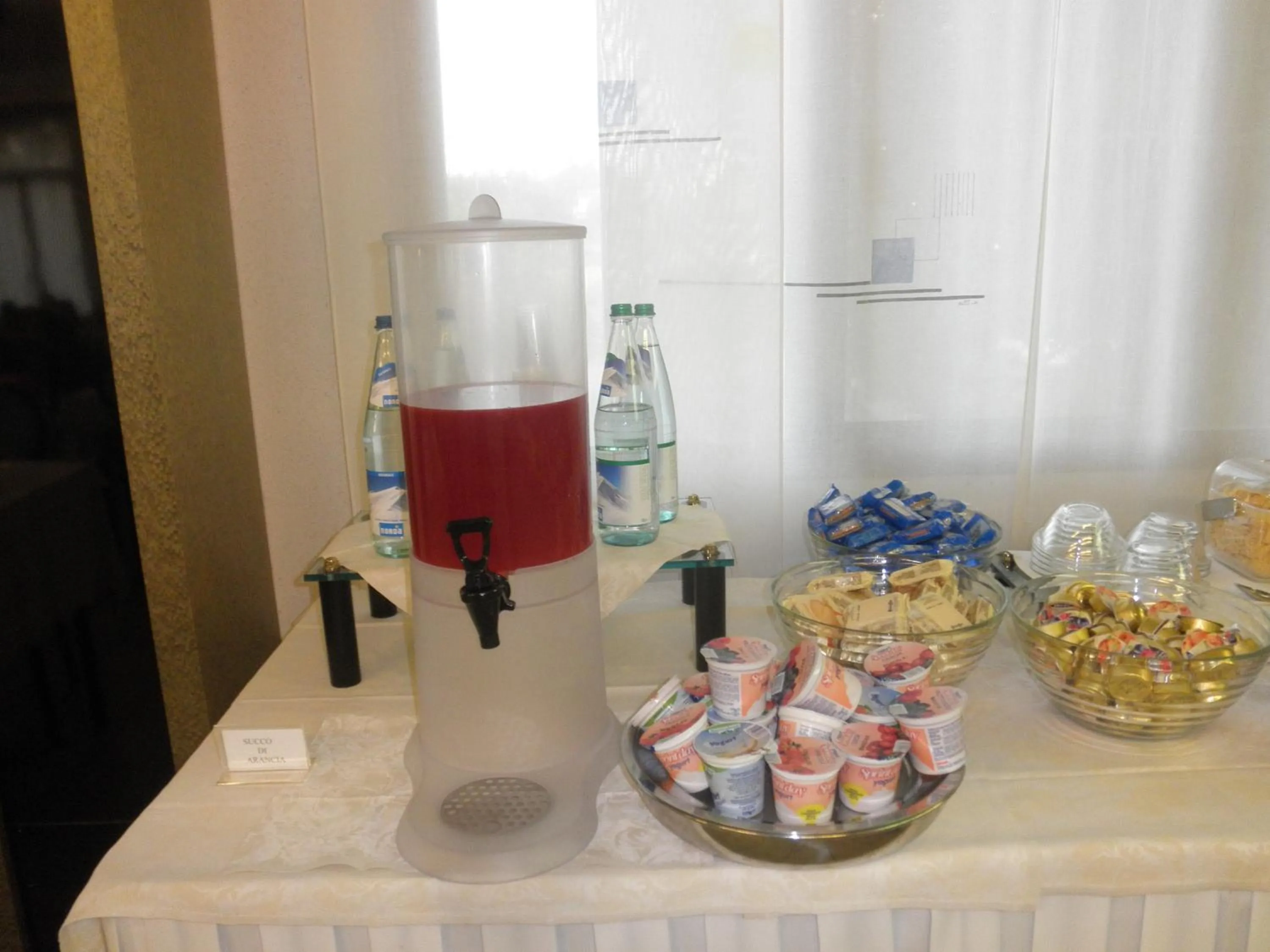 Restaurant/places to eat in Park Hotel