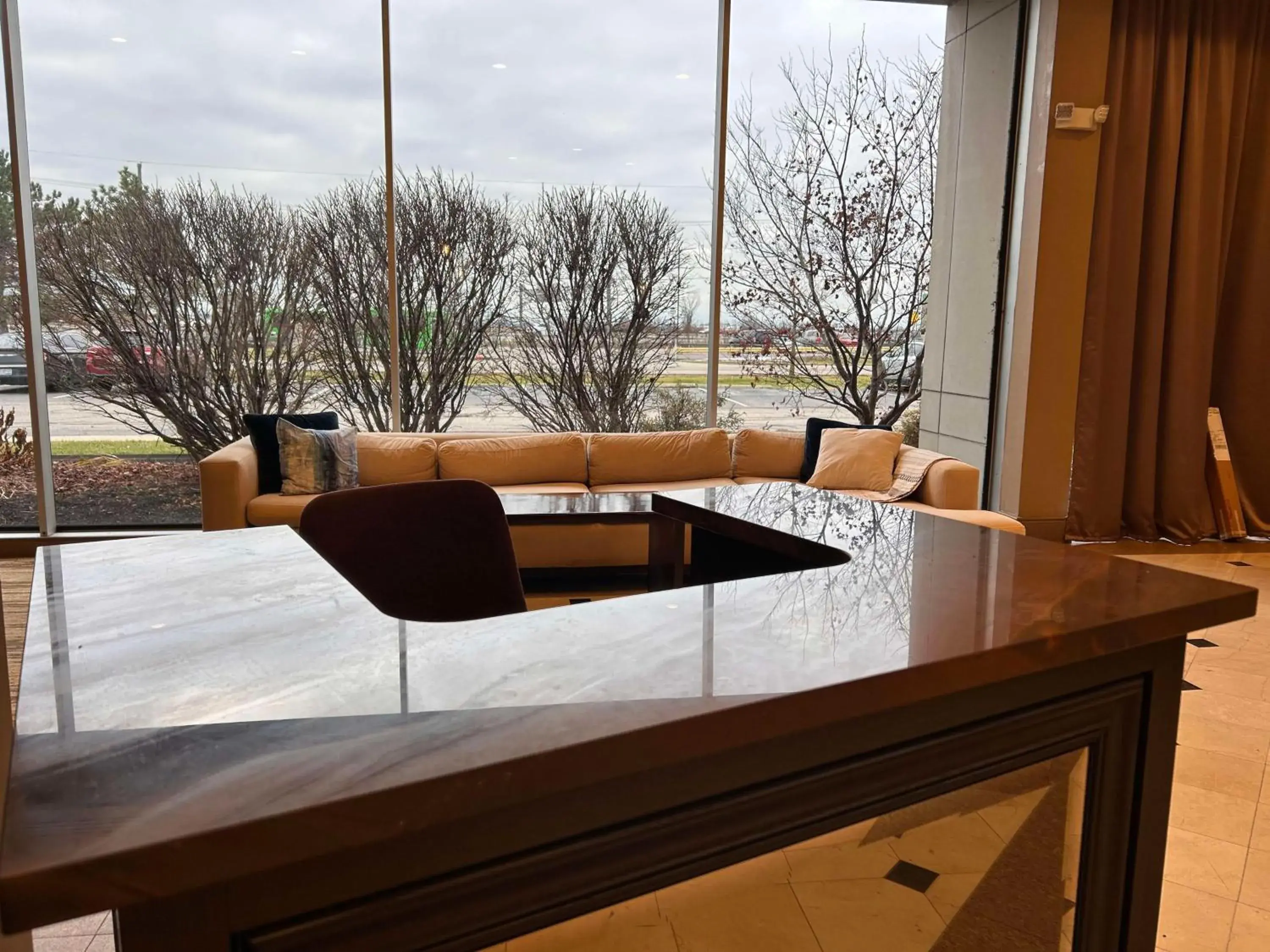 Lobby or reception in Skyline Hotel Detroit Airport, SureStay Collection by Best Western Lobby or reception in Skyline Hotel Detroit Airport, SureStay Collection by Best Western