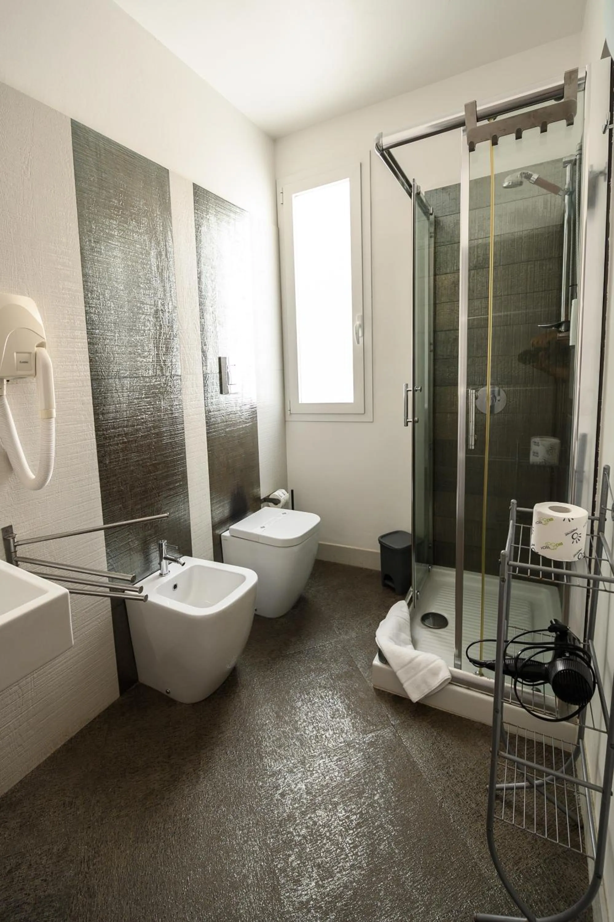 Shower in Hotel Rainbow Resort