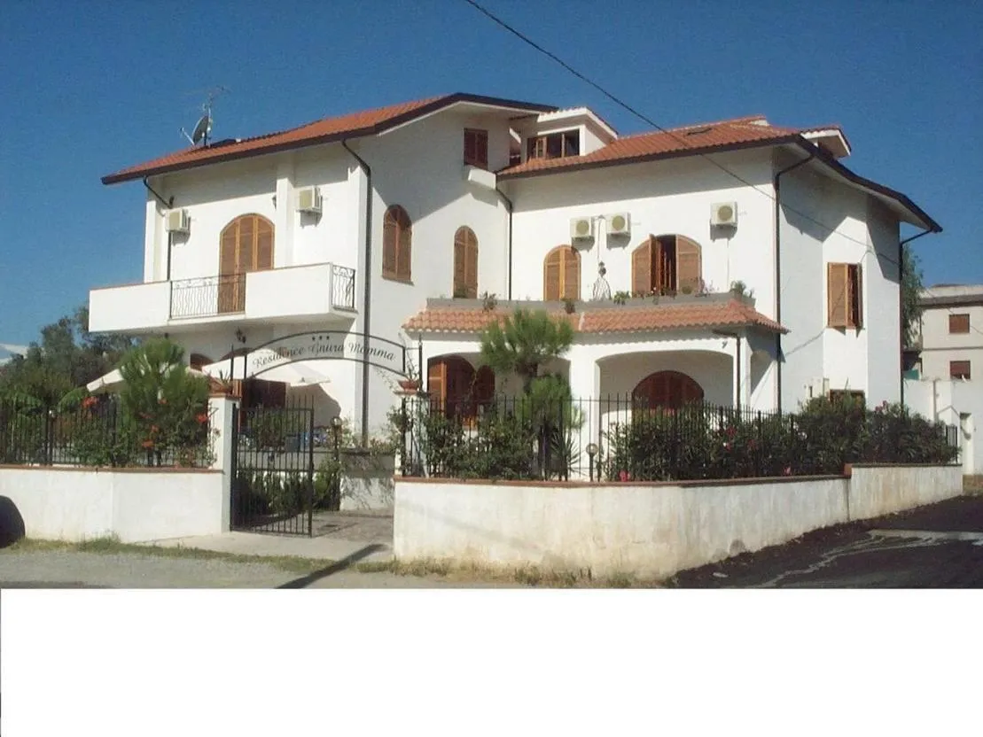 Property building in Residence Gnura Momma