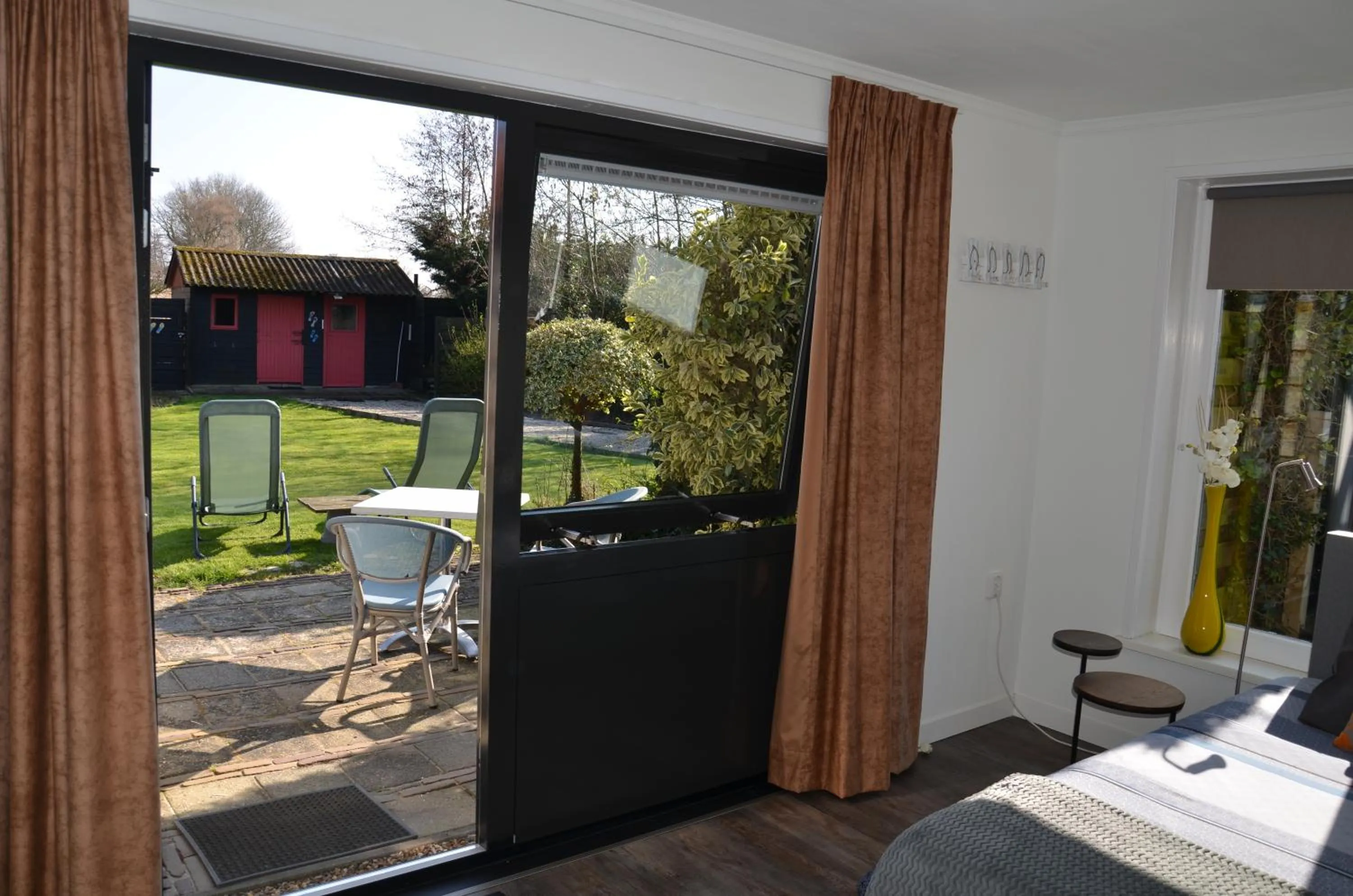 View (from property/room), Bed in B&B Onder de Molen