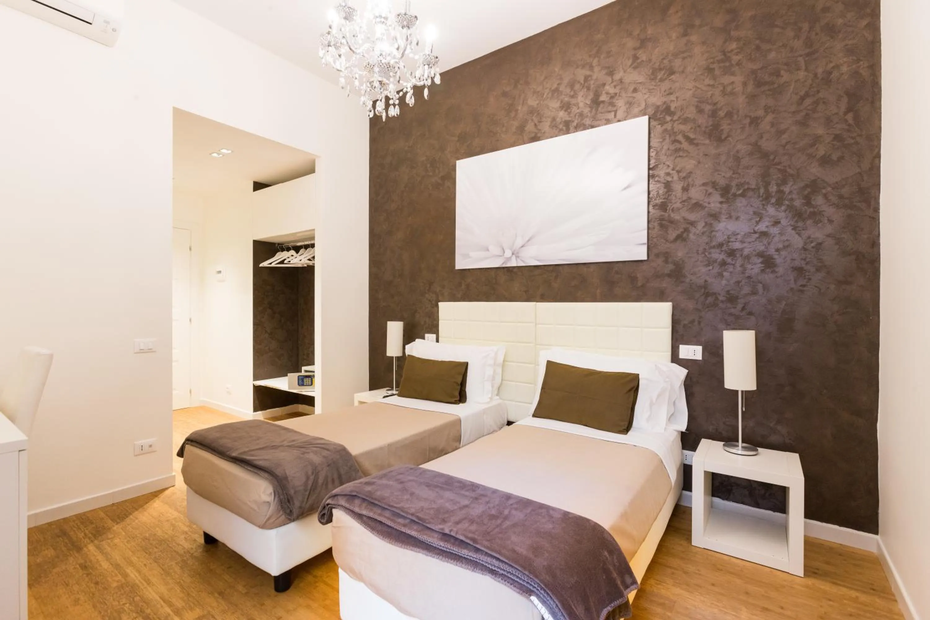 Bedroom, Bed in Residenza Alexander Guest House