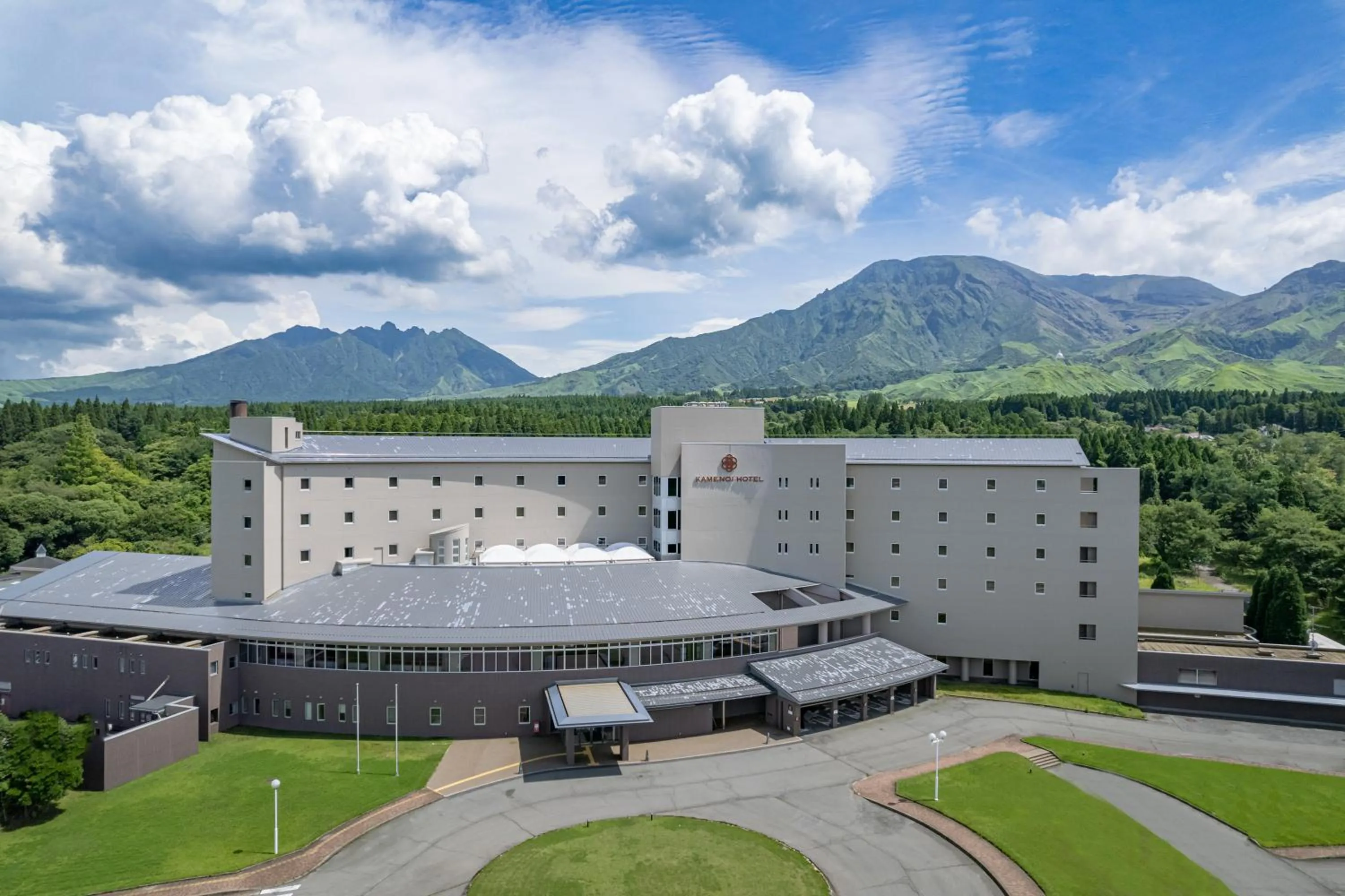 Facade/entrance in KAMENOI HOTEL Aso