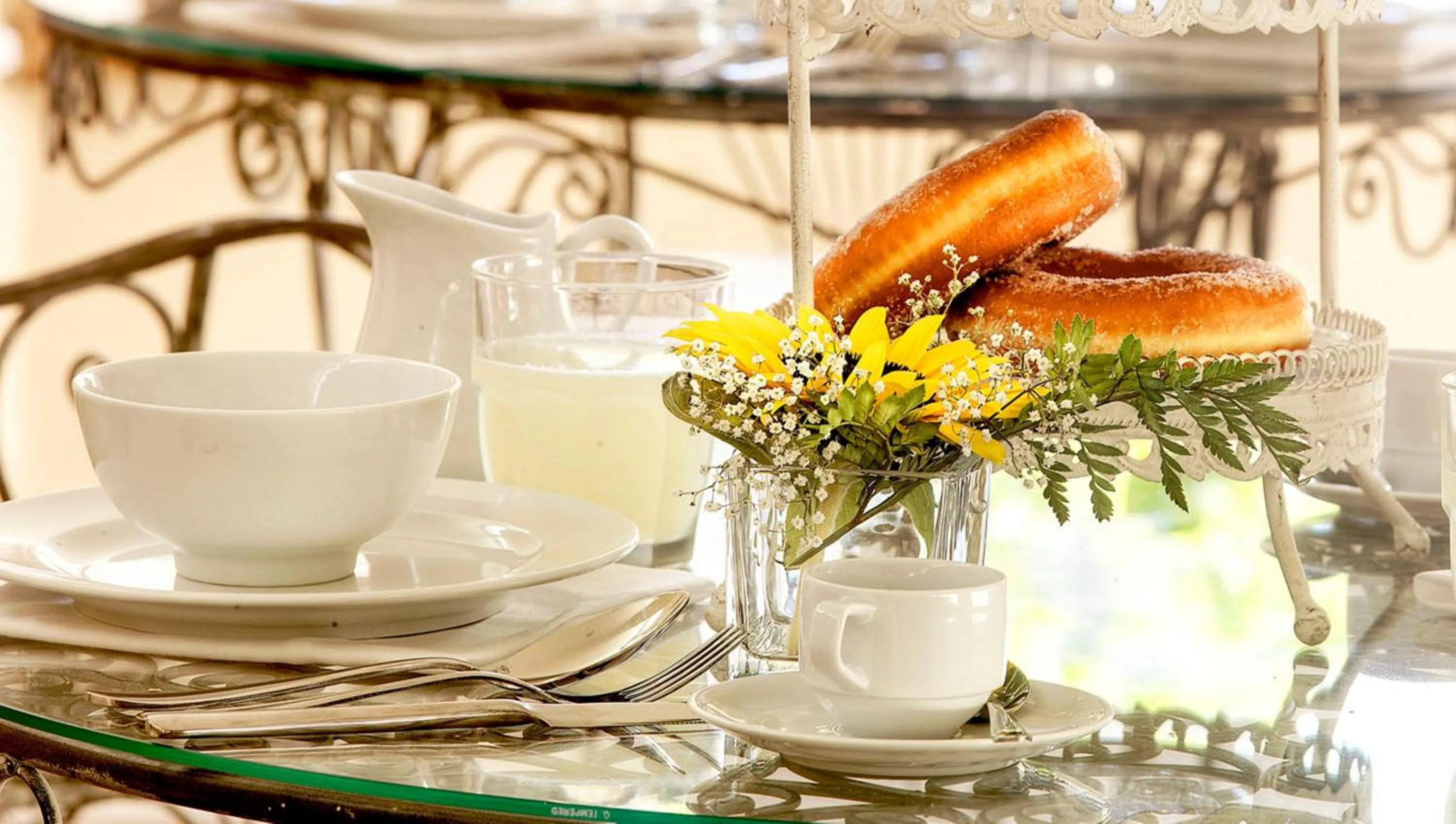 Breakfast in Villa Grace Tombolato