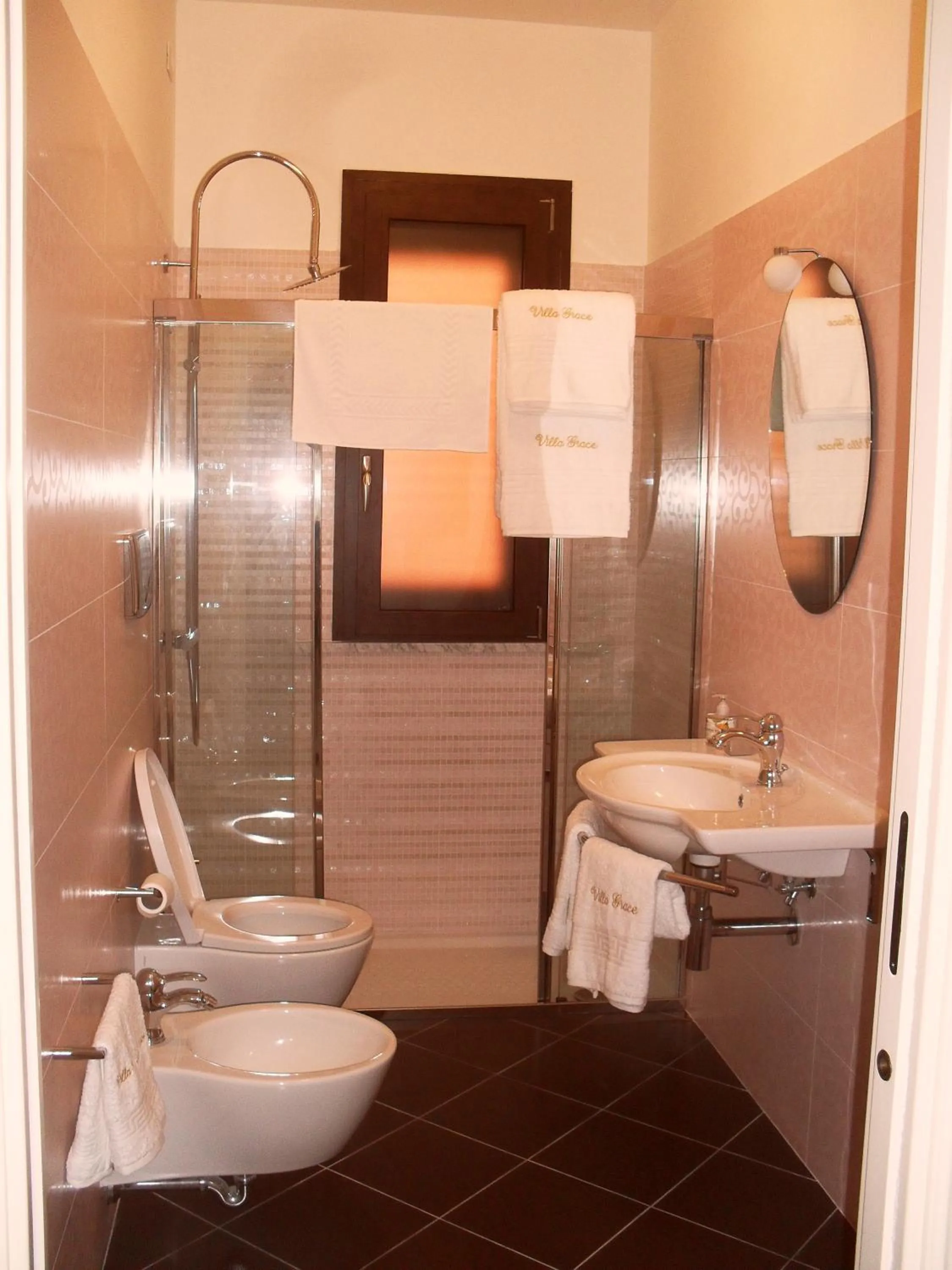 Bathroom in Villa Grace Tombolato