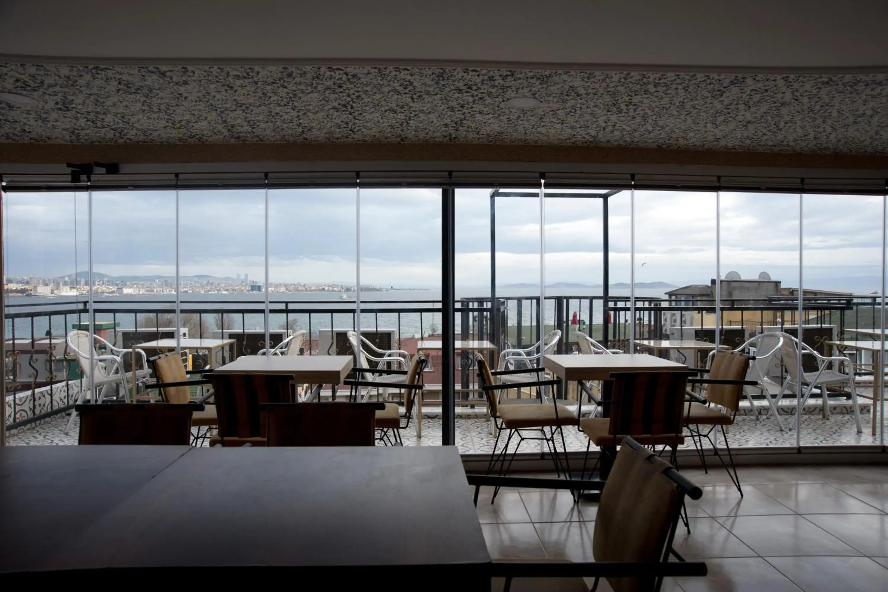 Restaurant/places to eat in Hotel Mevlana Bazaar Restaurant/places to eat in Hotel Mevlana Bazaar