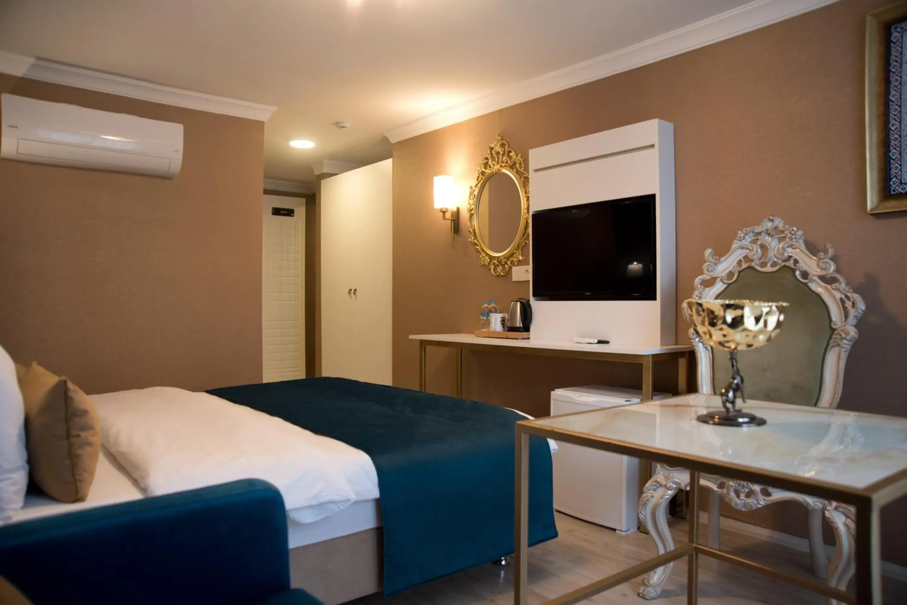 Photo of the whole room in Hotel Mevlana Bazaar Photo of the whole room in Hotel Mevlana Bazaar