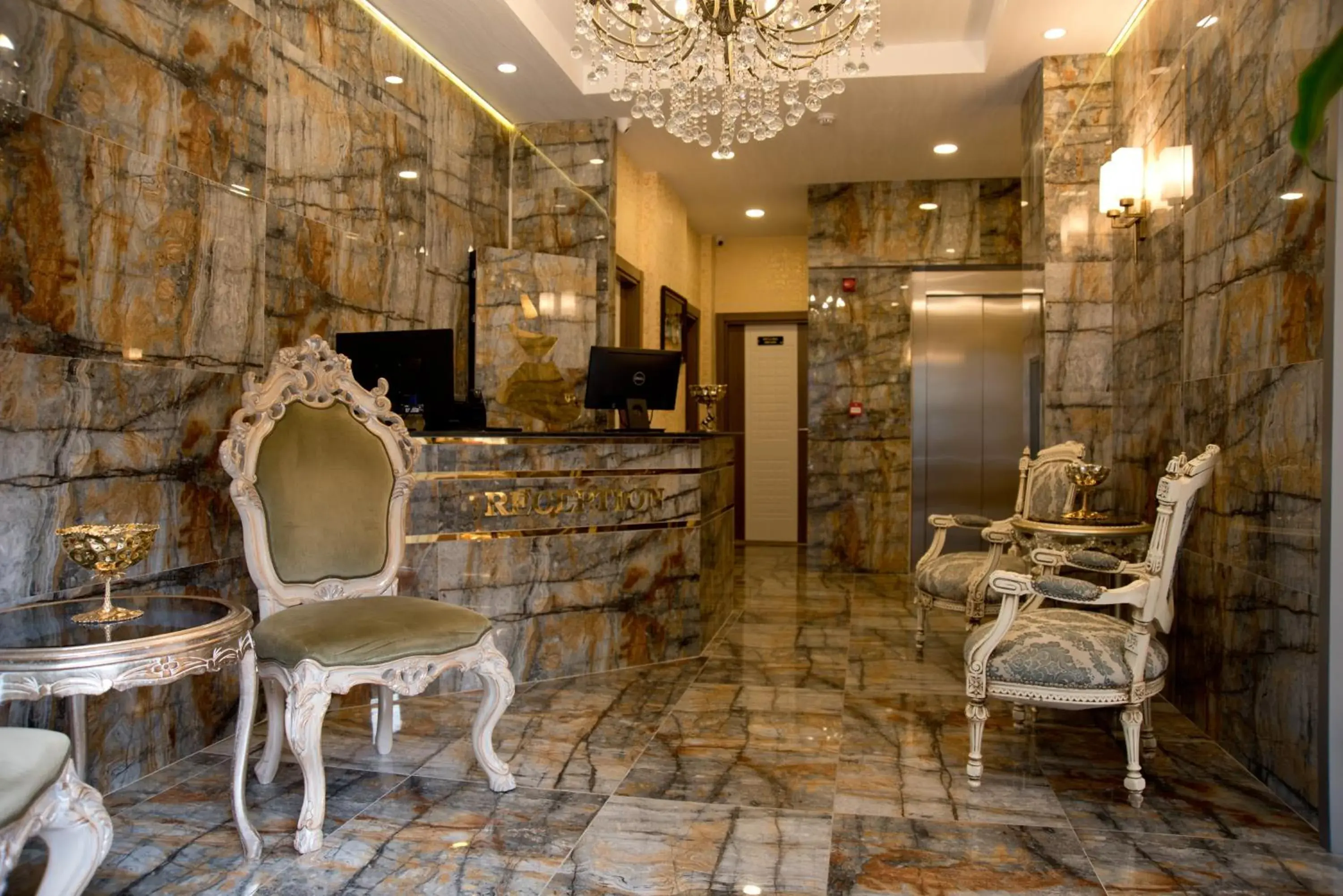 Lobby or reception in Hotel Mevlana Bazaar Lobby or reception in Hotel Mevlana Bazaar