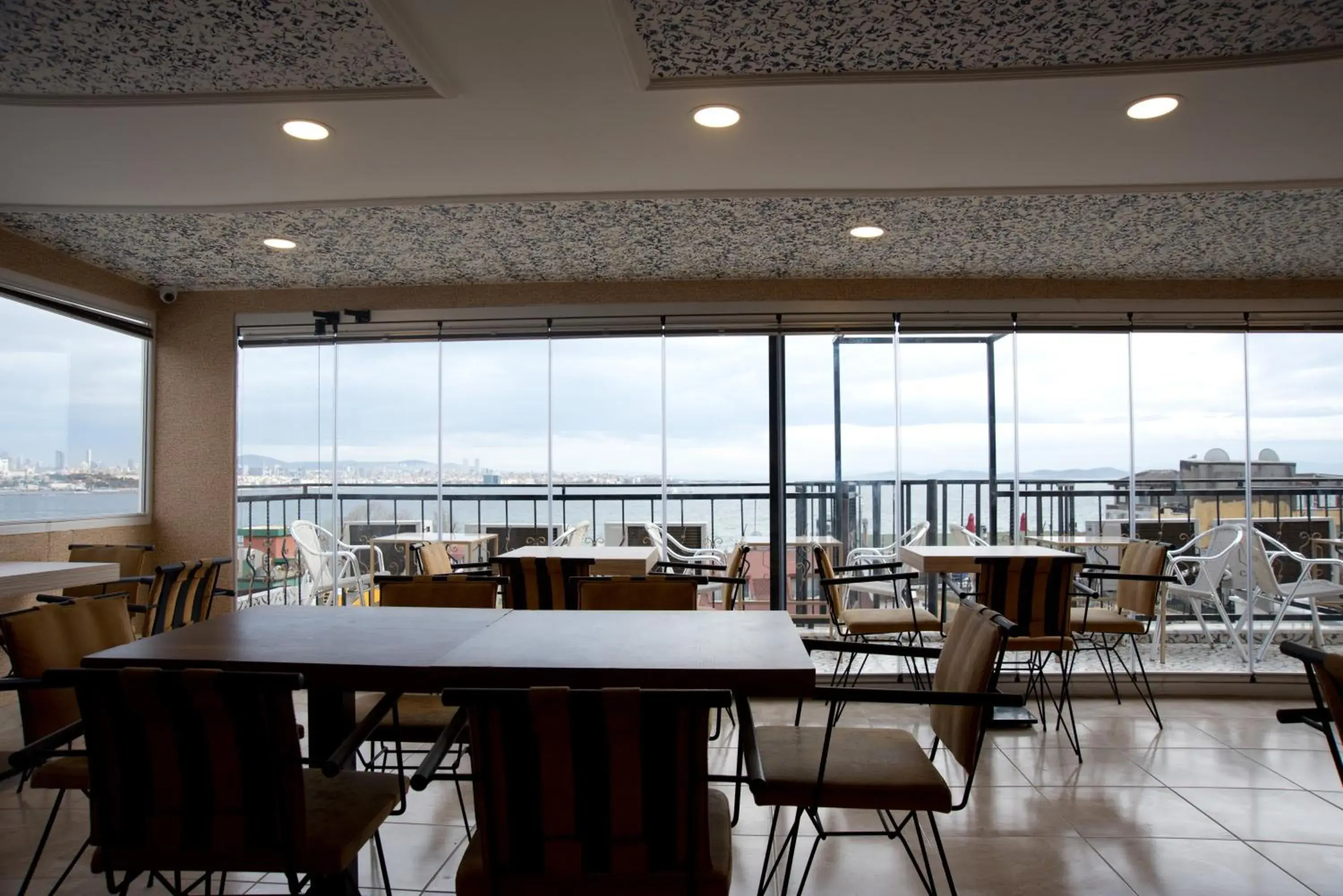 Restaurant/places to eat in Hotel Mevlana Bazaar Restaurant/places to eat in Hotel Mevlana Bazaar