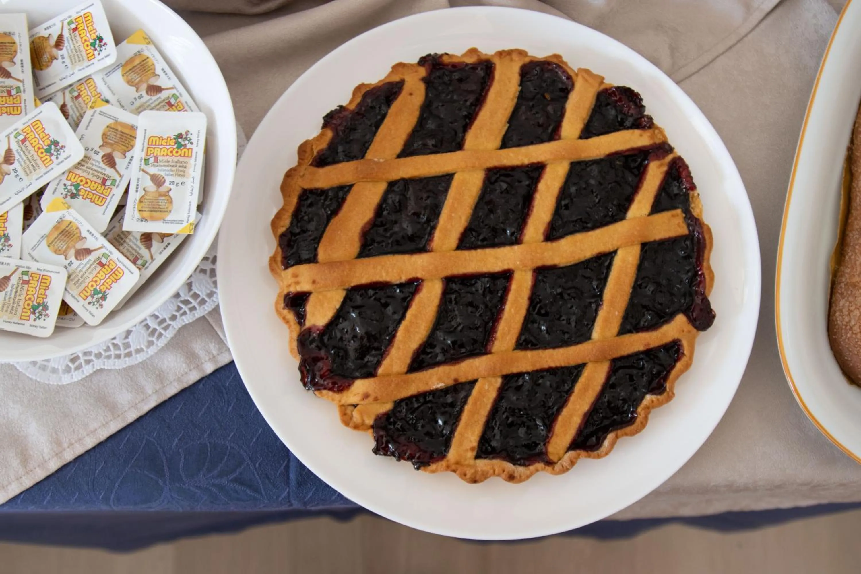 Food and drinks in HOTEL ADRIA BEACH