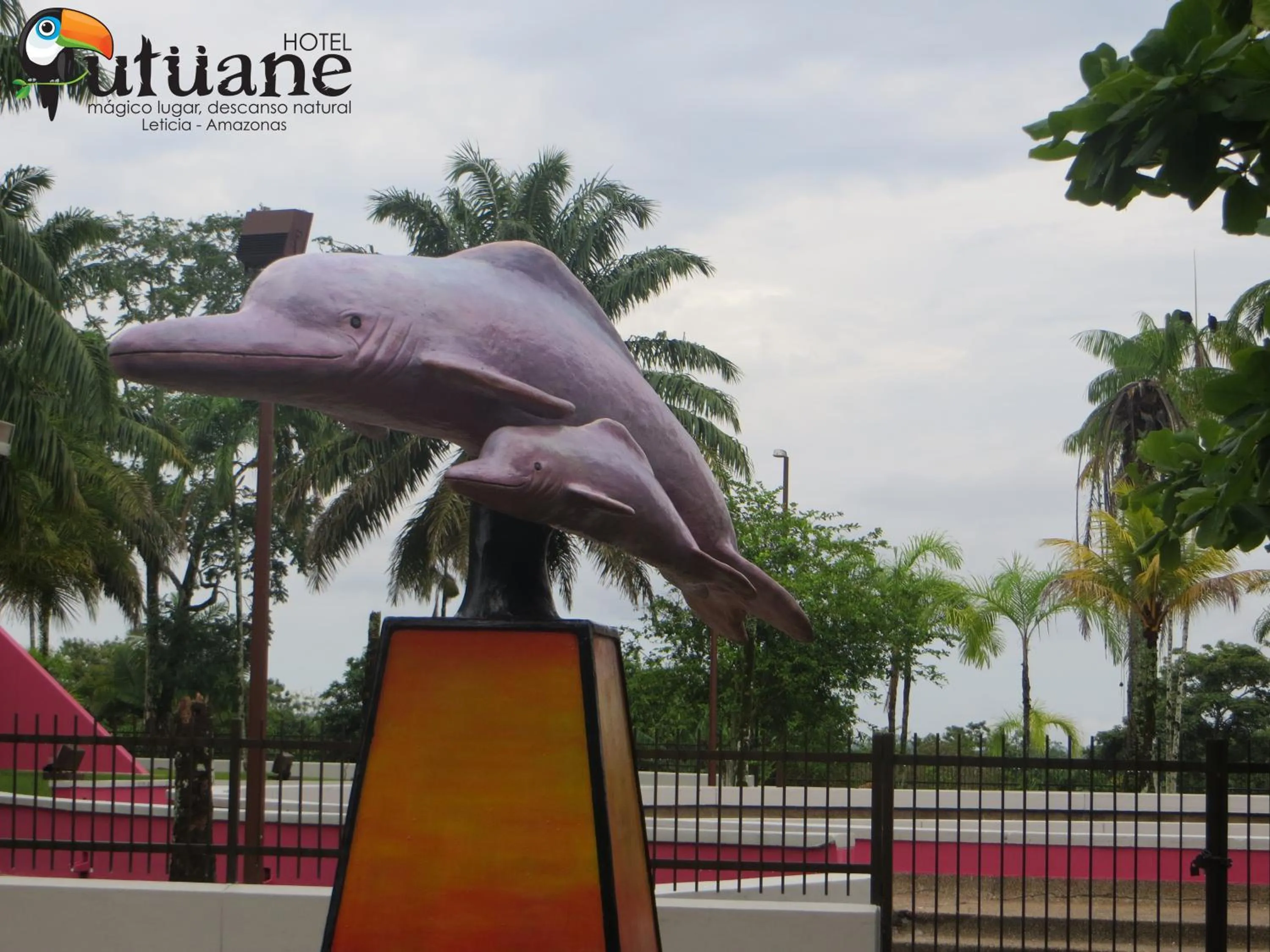 Text overlay in Hotel Utüane