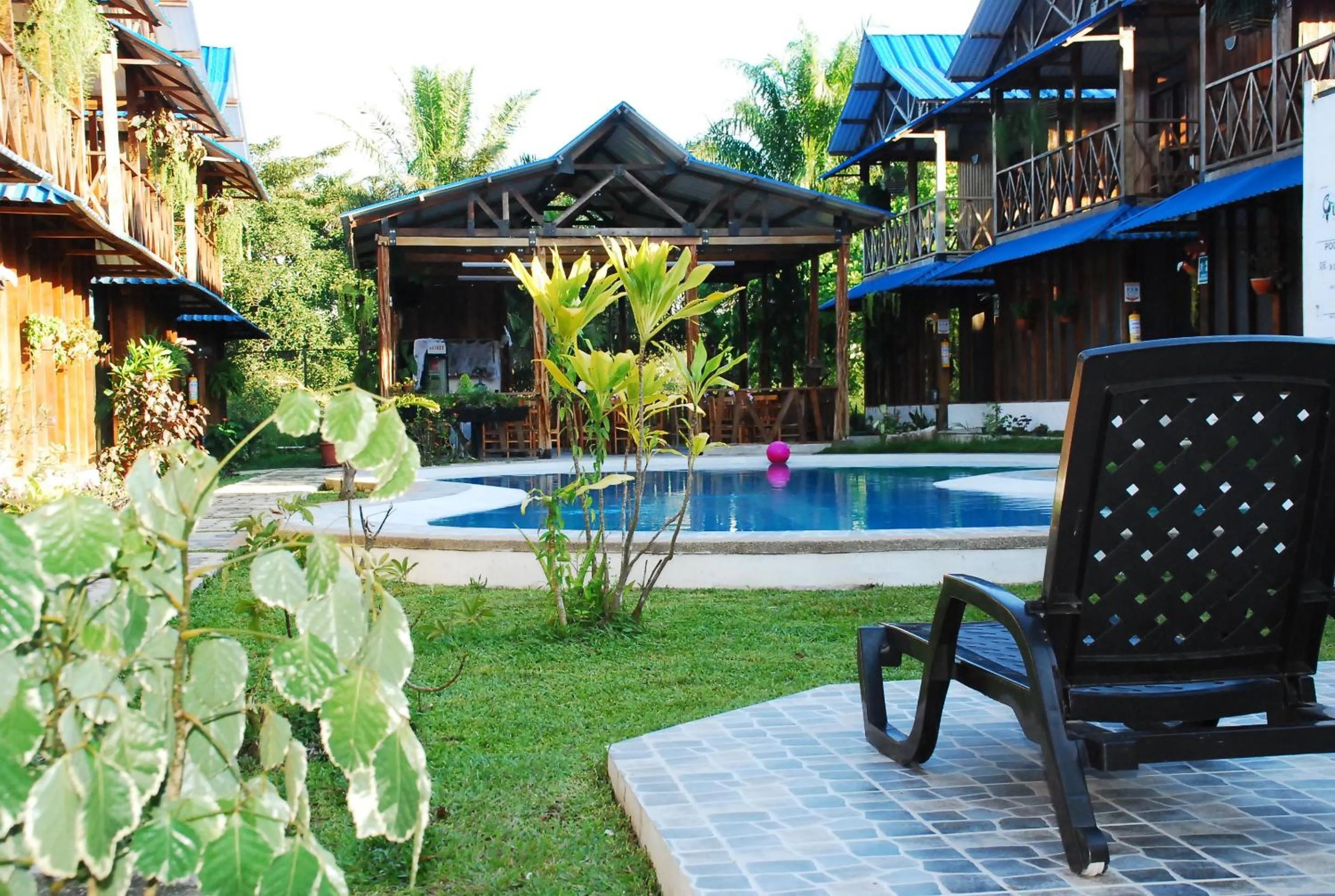 Swimming pool in Hotel Utüane
