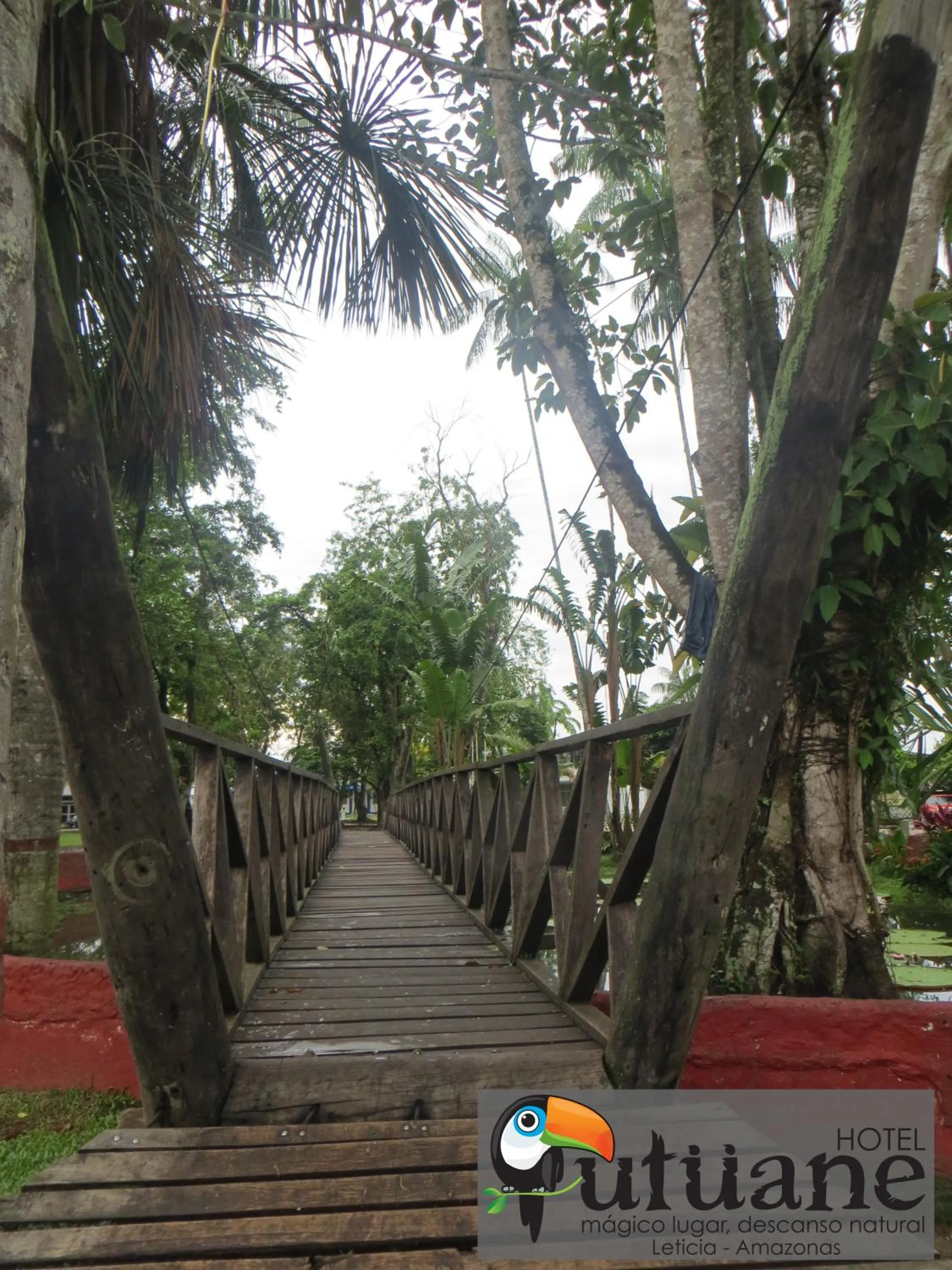 Text overlay in Hotel Utüane