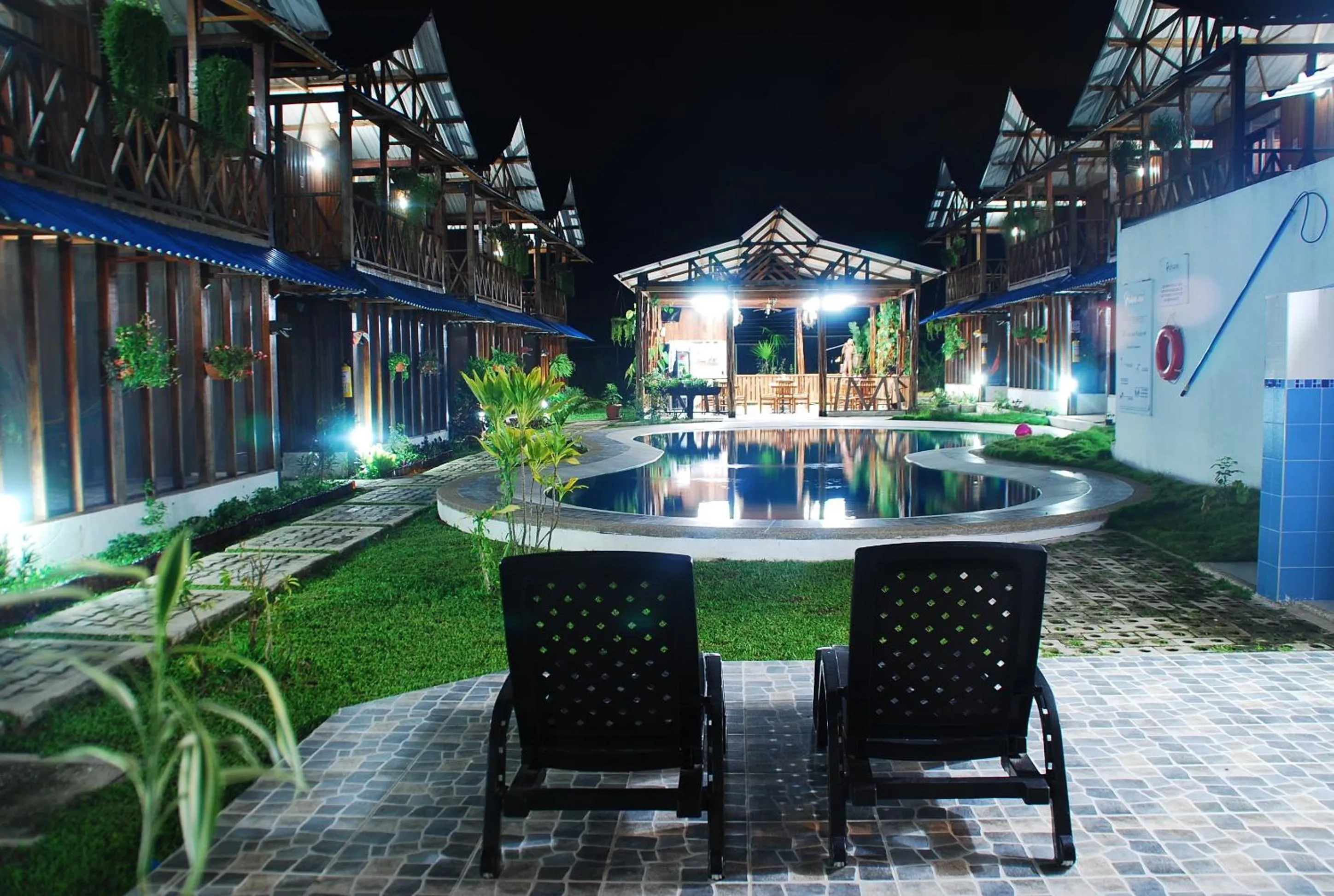 Swimming pool in Hotel Utüane