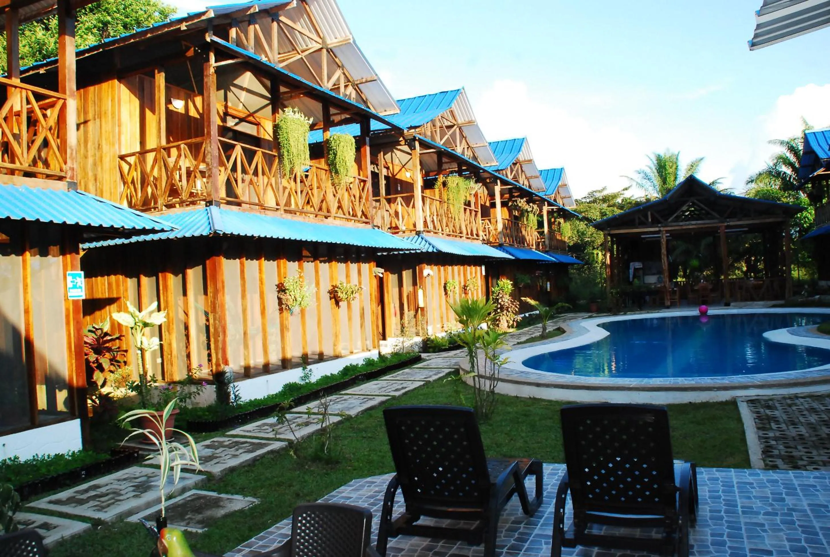 Swimming pool in Hotel Utüane