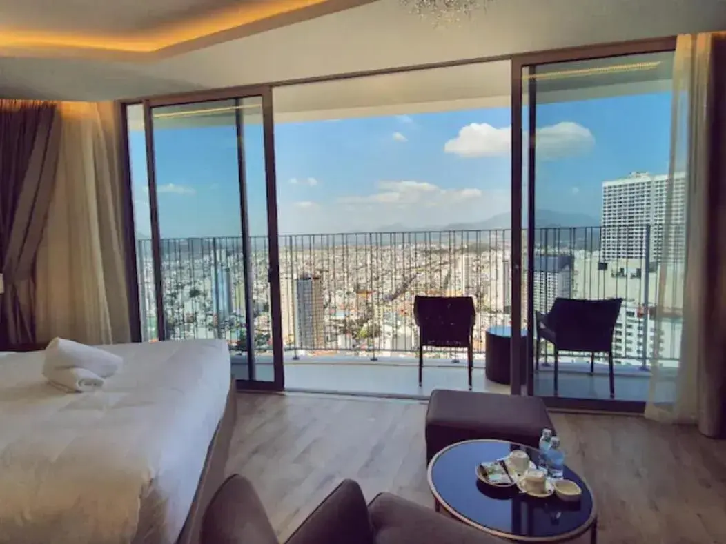 Grand studio panoramic city view with bathtub in Holi Panorama Condotel Grand studio panoramic city view with bathtub in Holi Panorama Condotel