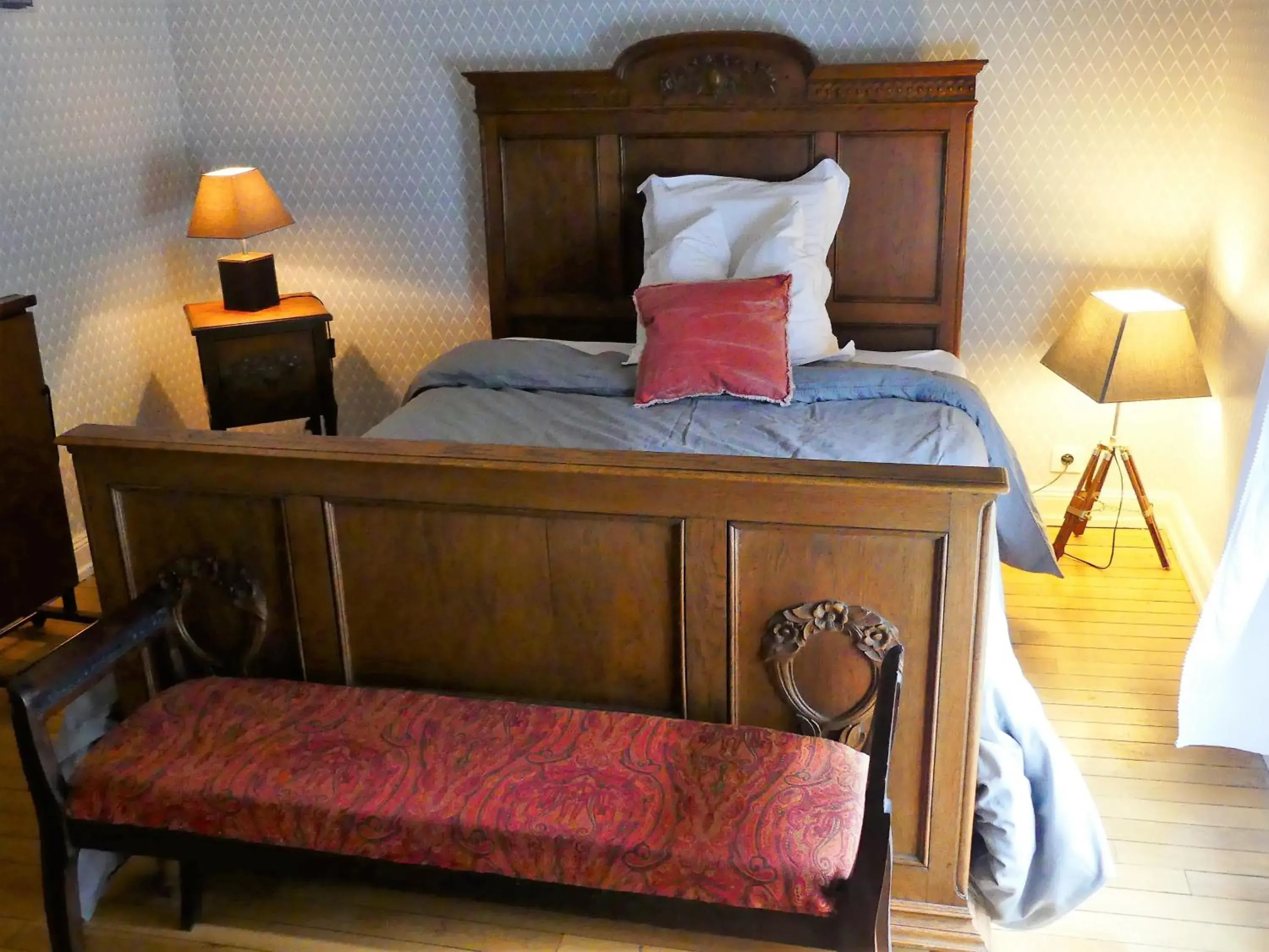 Double Room with Shared Bathroom in Villa Giselle Double Room with Shared Bathroom in Villa Giselle
