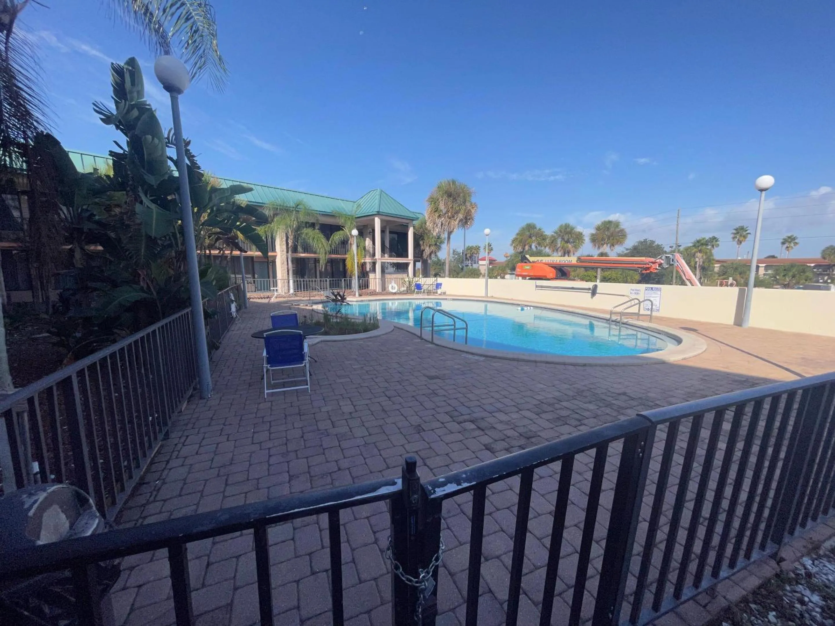 Property building in Rodeway Inn Davenport-Champions Gate