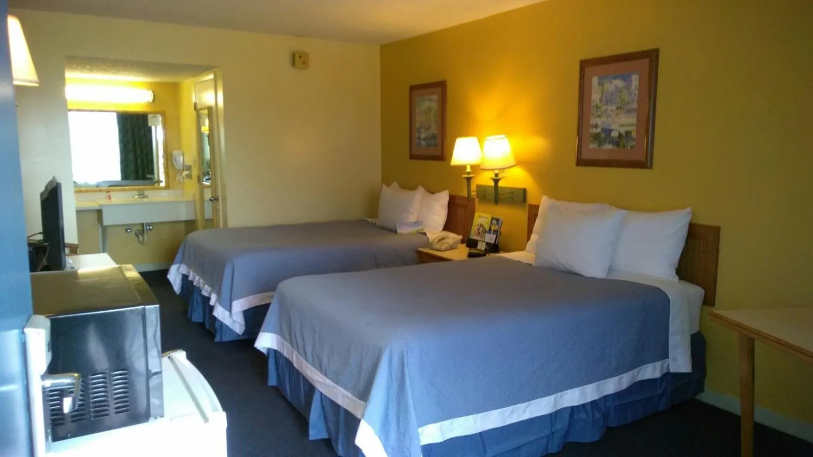 Standard Room with Two Double Beds - Non-Smoking in Rodeway Inn Davenport-Champions Gate