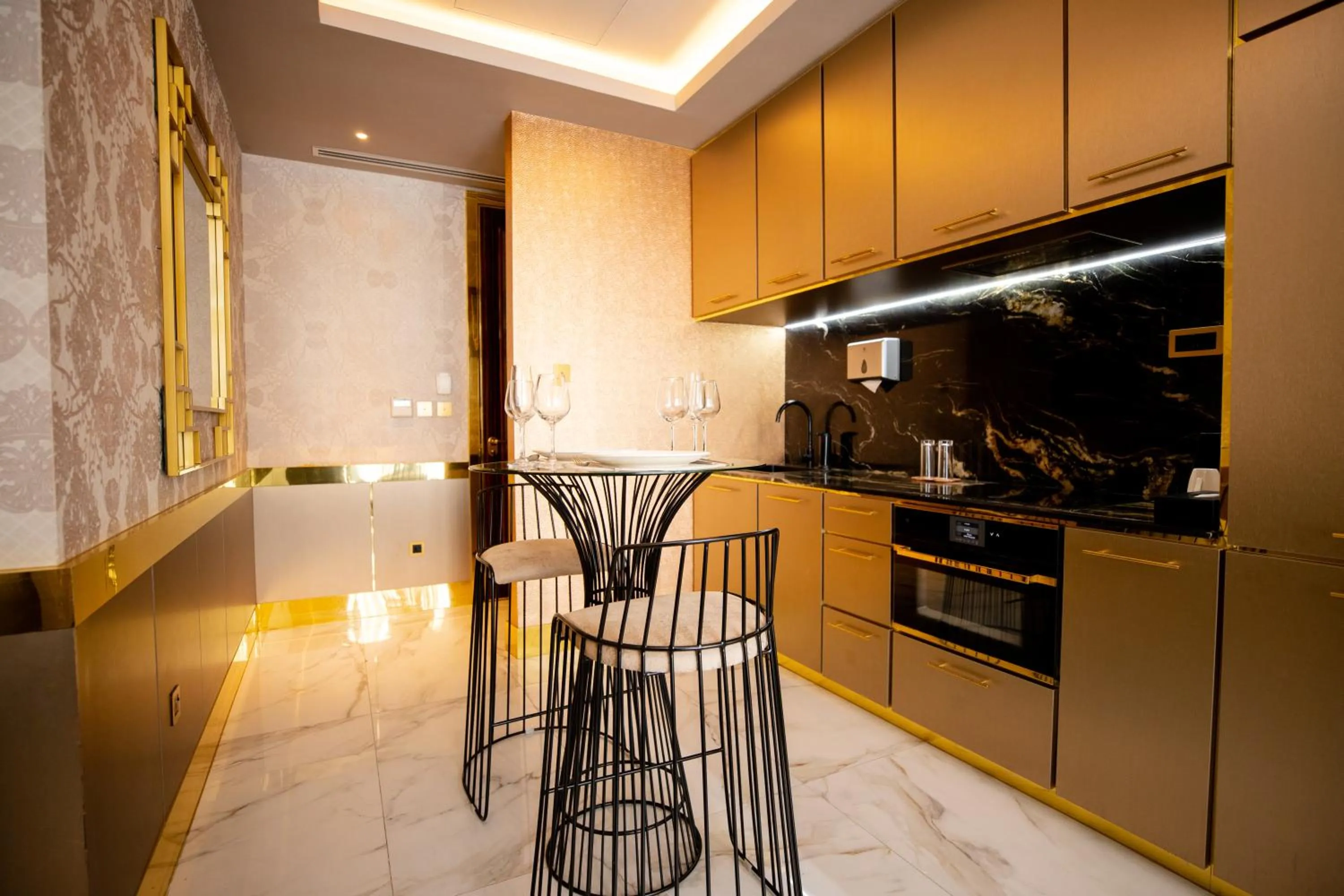 Dining area in Number One Oxford Street Hotel & Suites