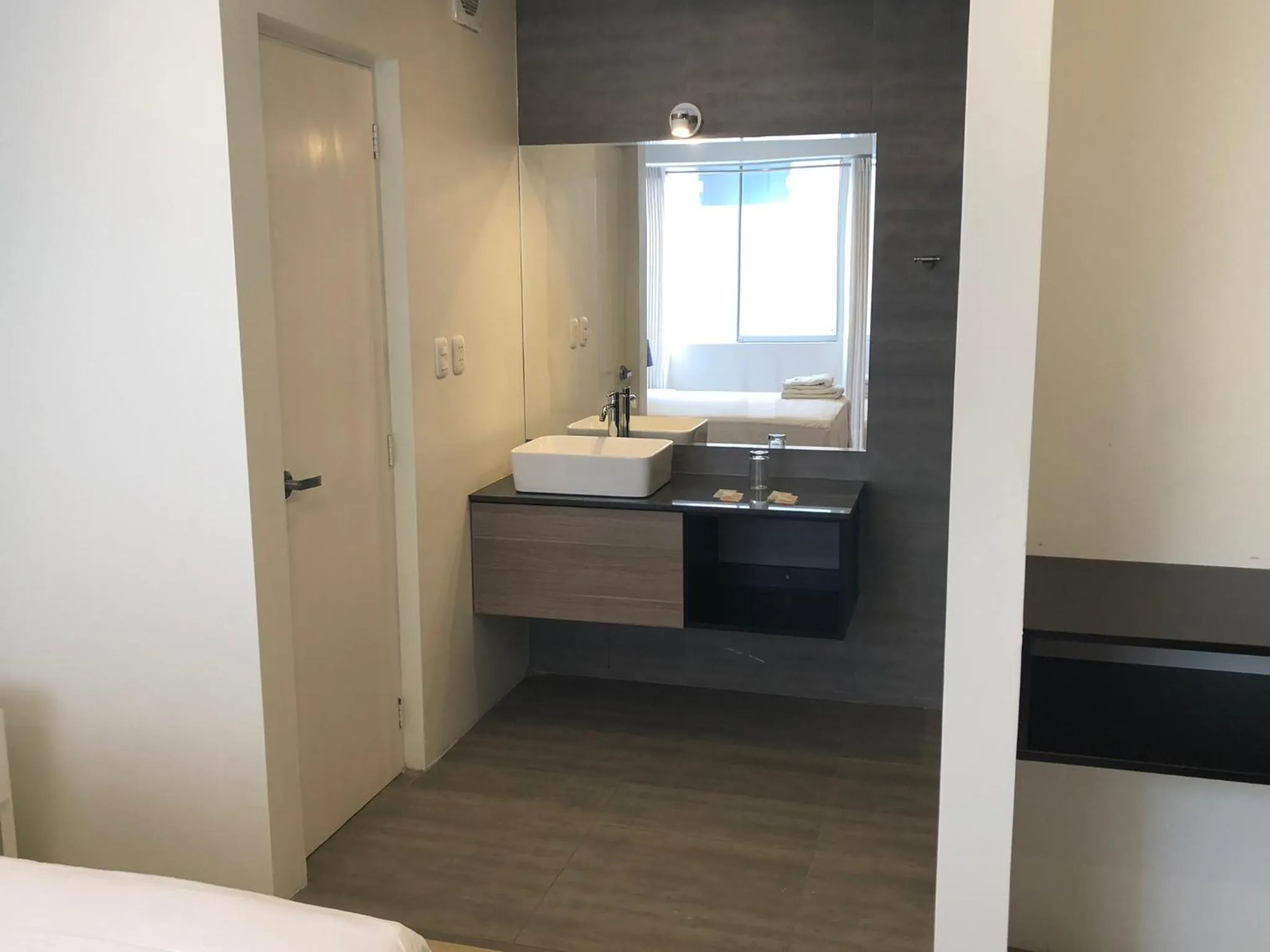 Bathroom, Bed in Due