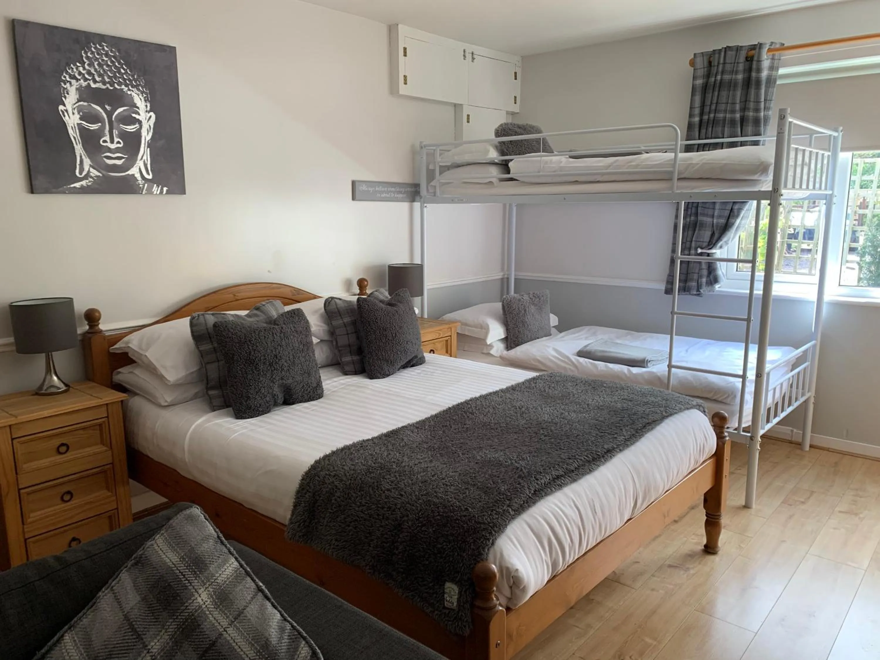 Bed in Meerkat Manor