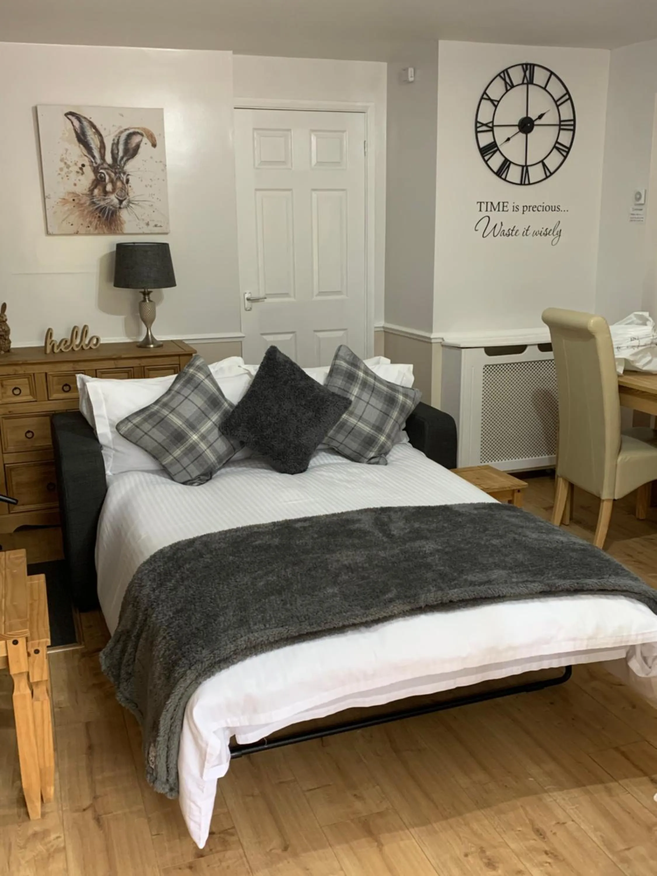 Bed in Meerkat Manor