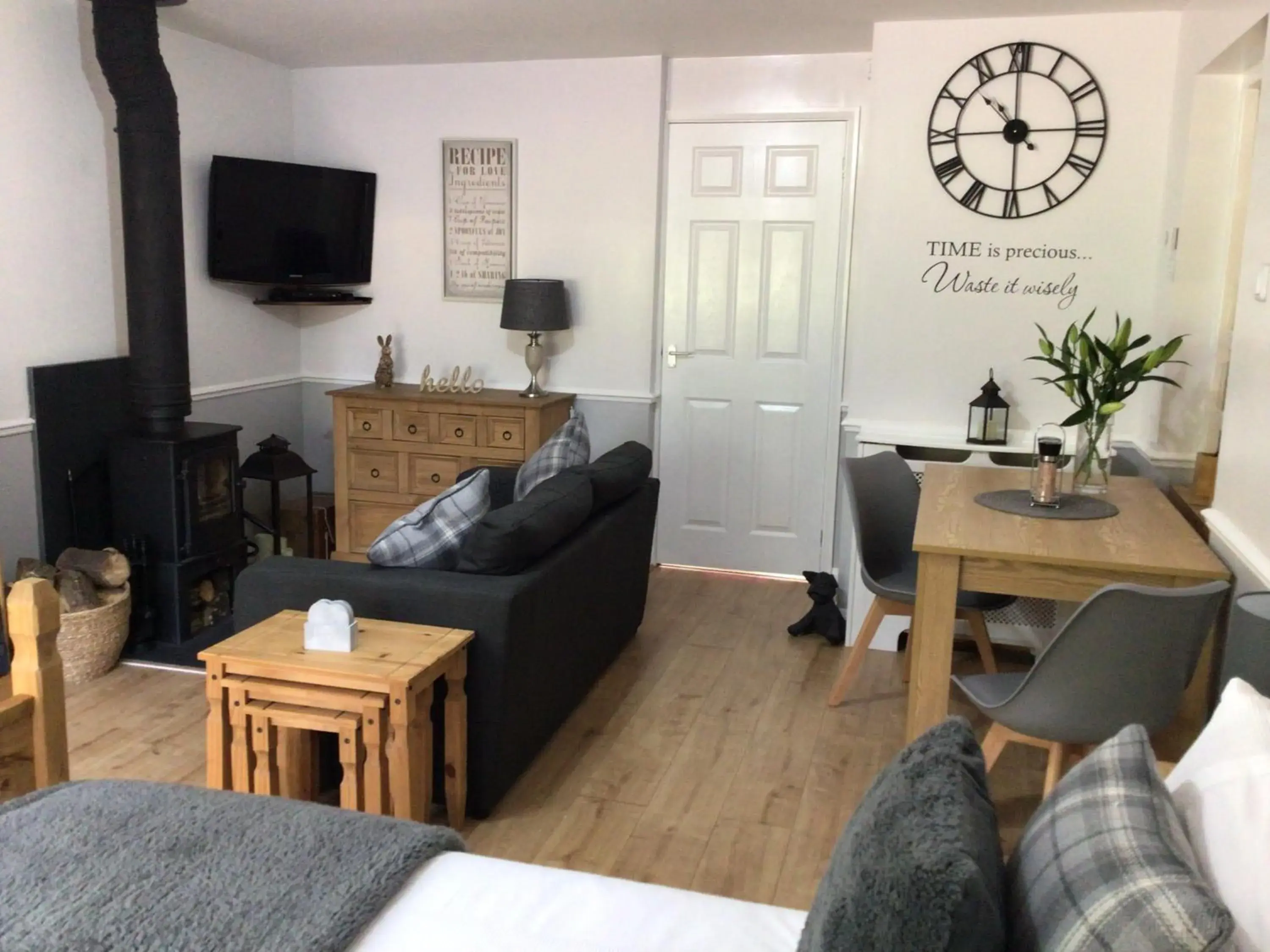 Deluxe Double Room with Shower in Meerkat Manor Deluxe Double Room with Shower in Meerkat Manor