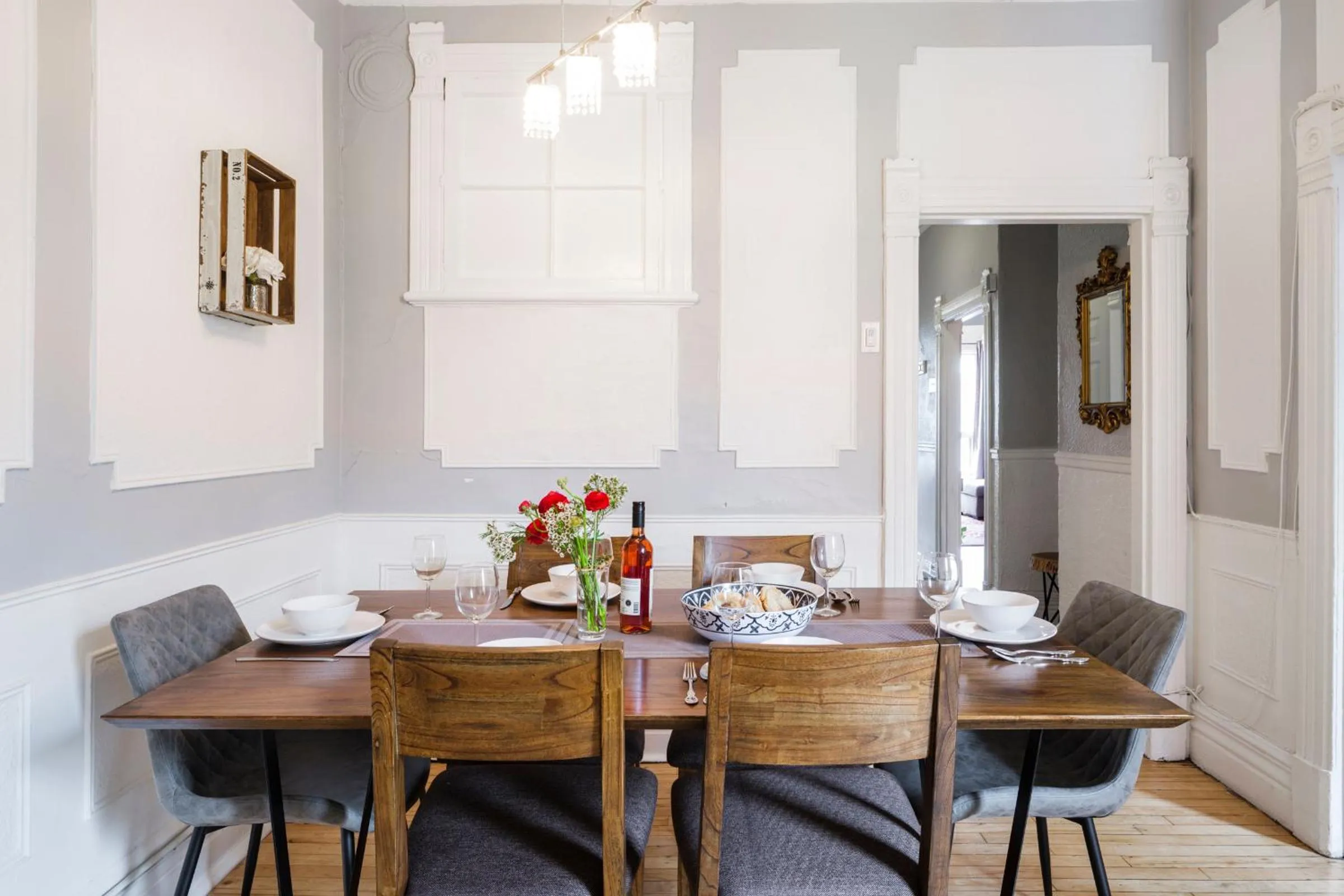 Seating area in MtlVacationRentals - Appartements Plateau-Mont-Royal