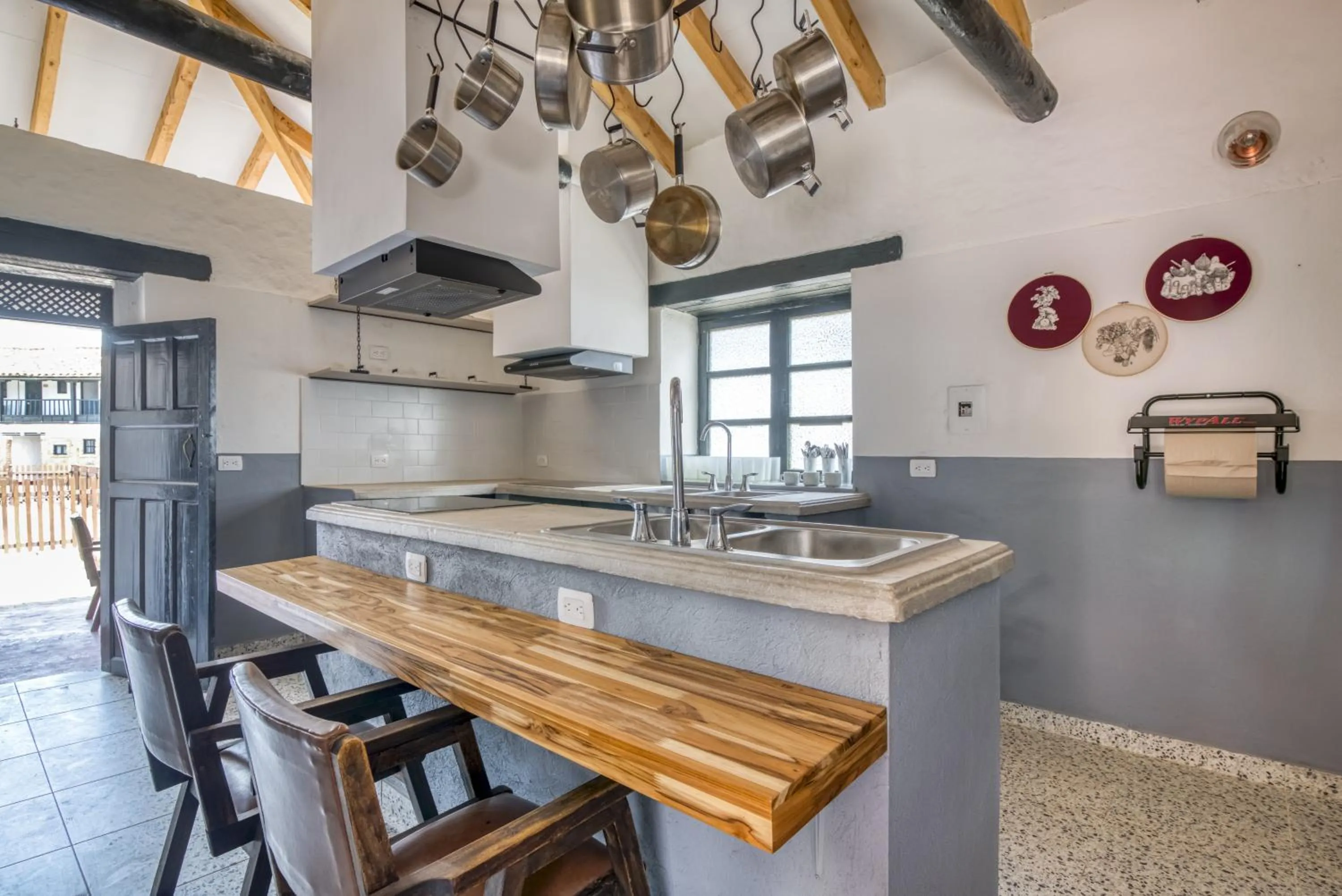 Communal kitchen in Hotel Aceitunos