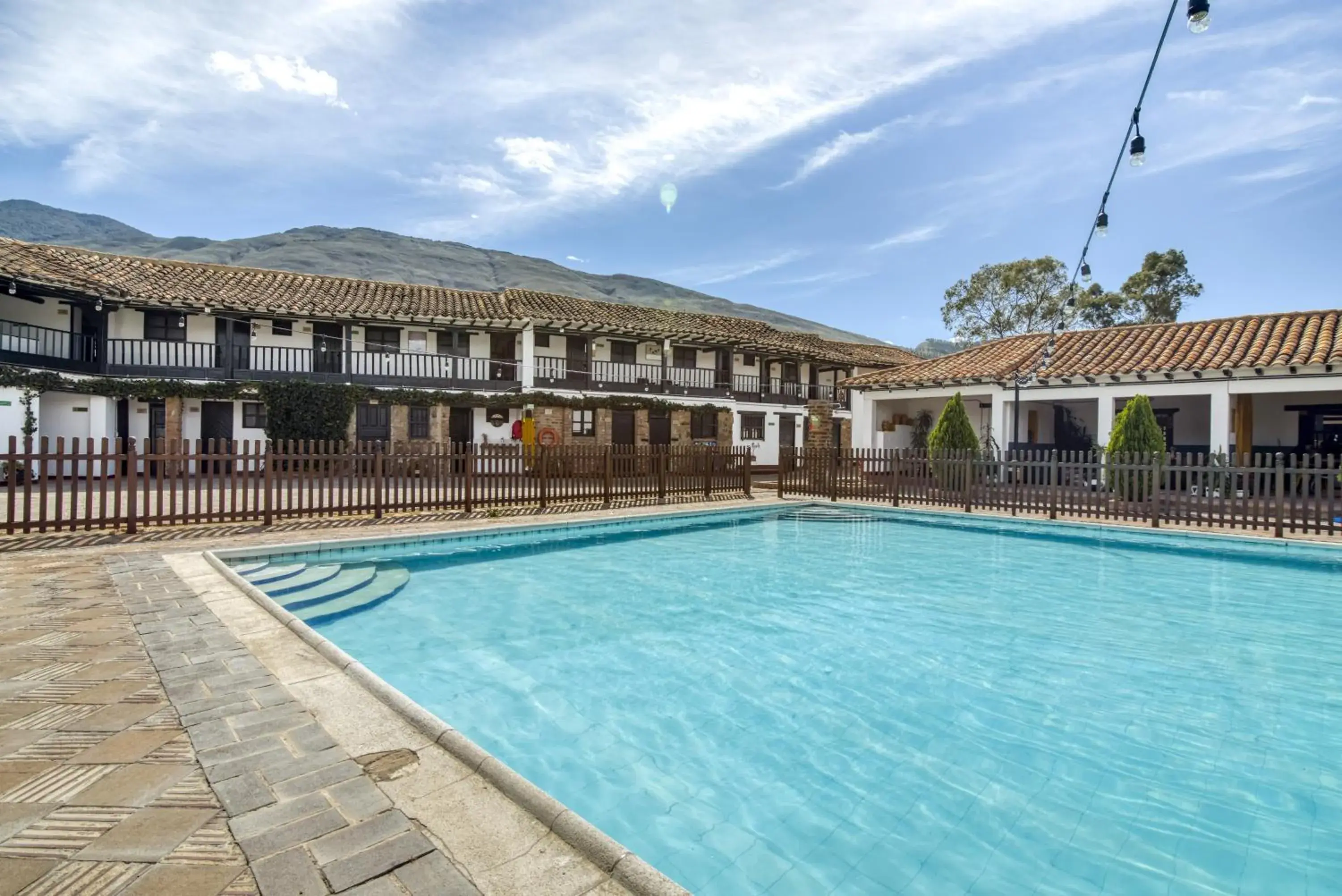 Swimming pool in Hotel Aceitunos Swimming pool in Hotel Aceitunos