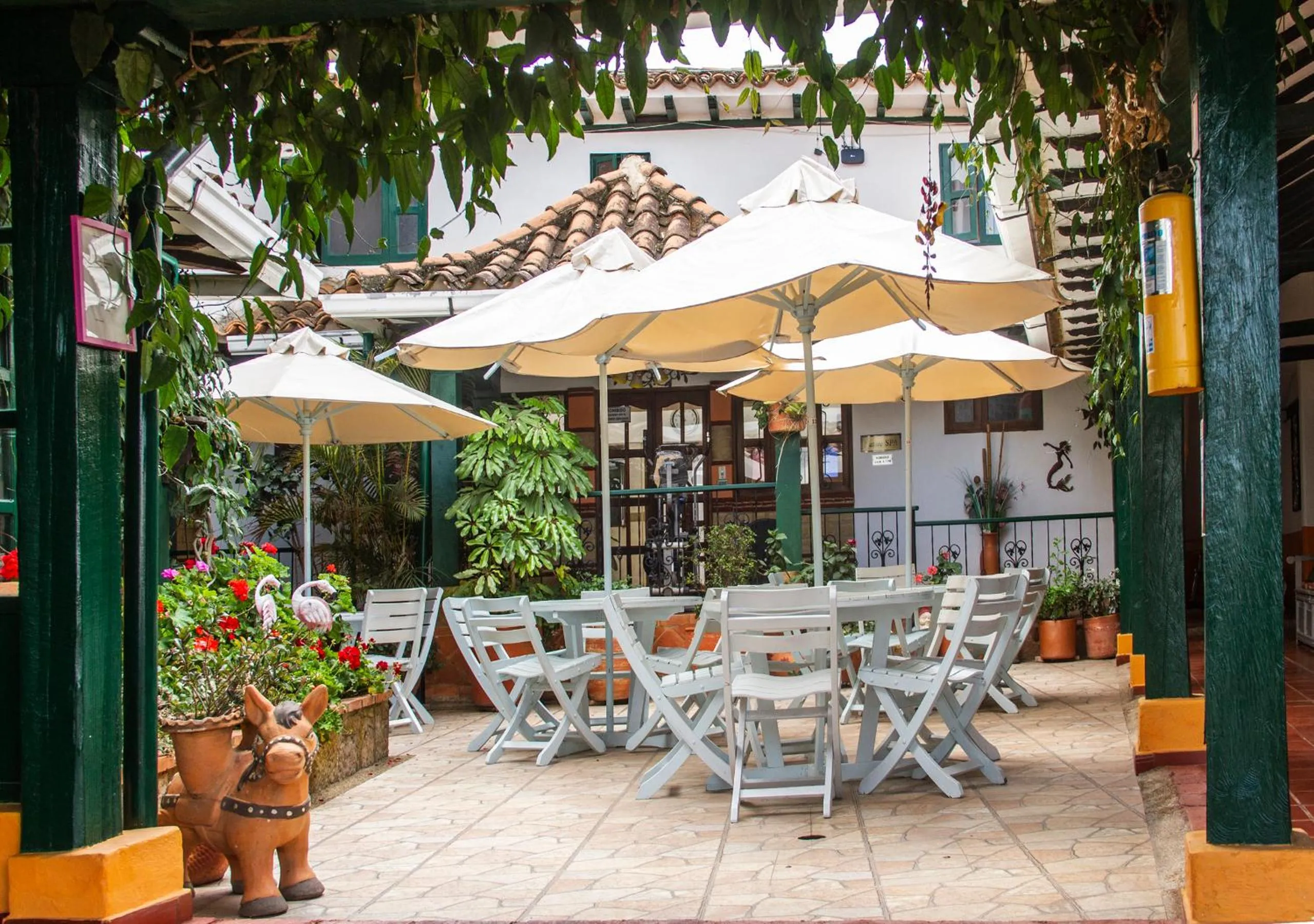 Patio in Hotel Bahía Olivo Boutique & Spa