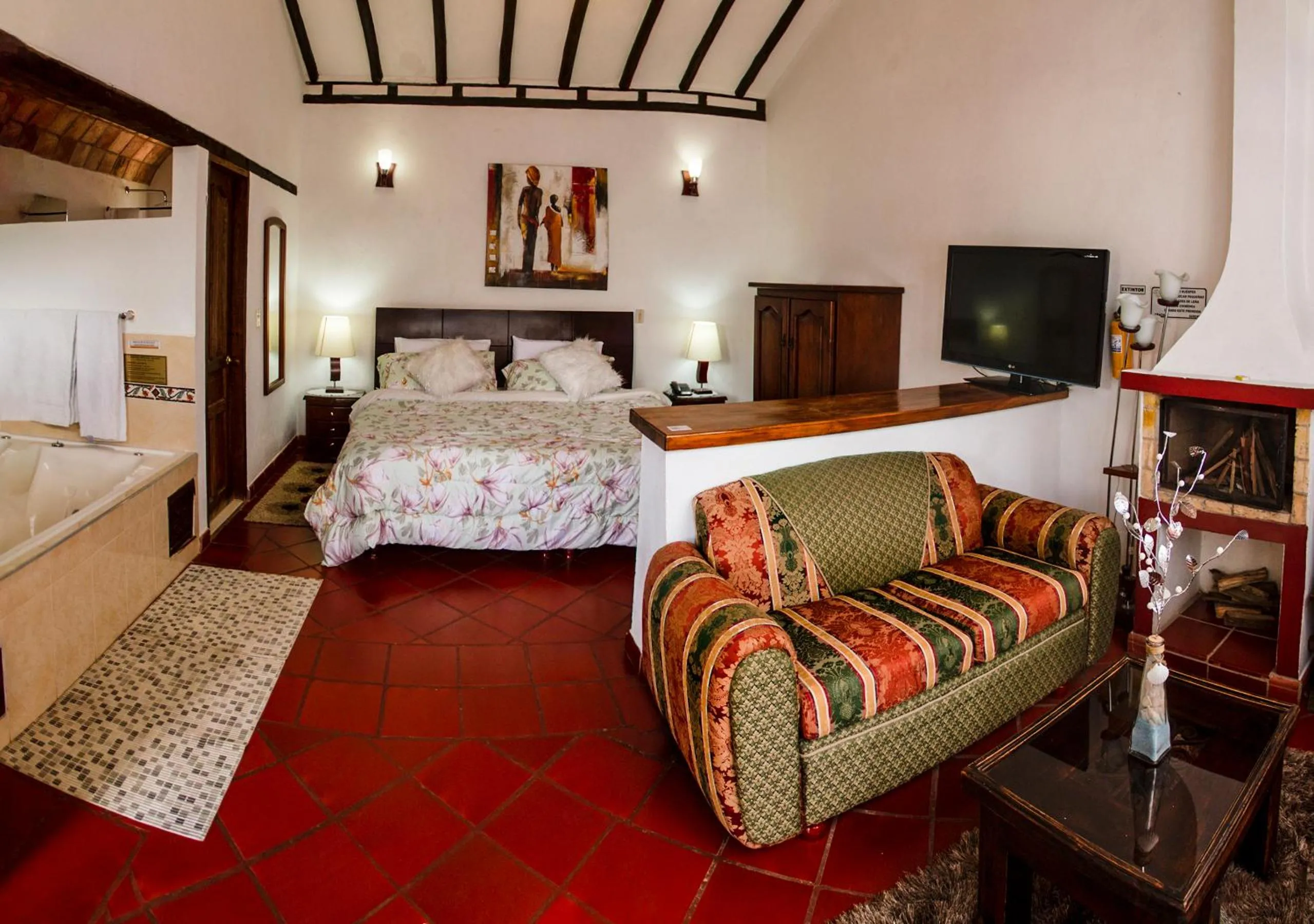 TV and multimedia, Bed in Hotel Bahía Olivo Boutique & Spa