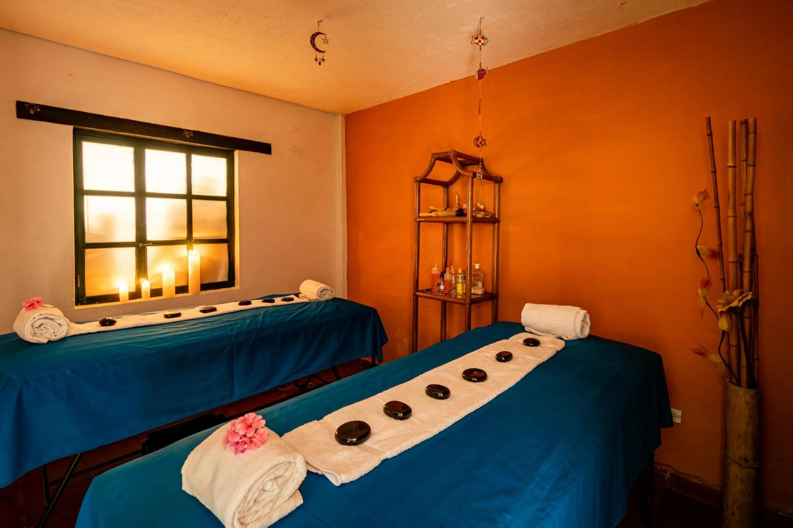 Massage, Bed in Hotel Bahía Olivo Boutique & Spa