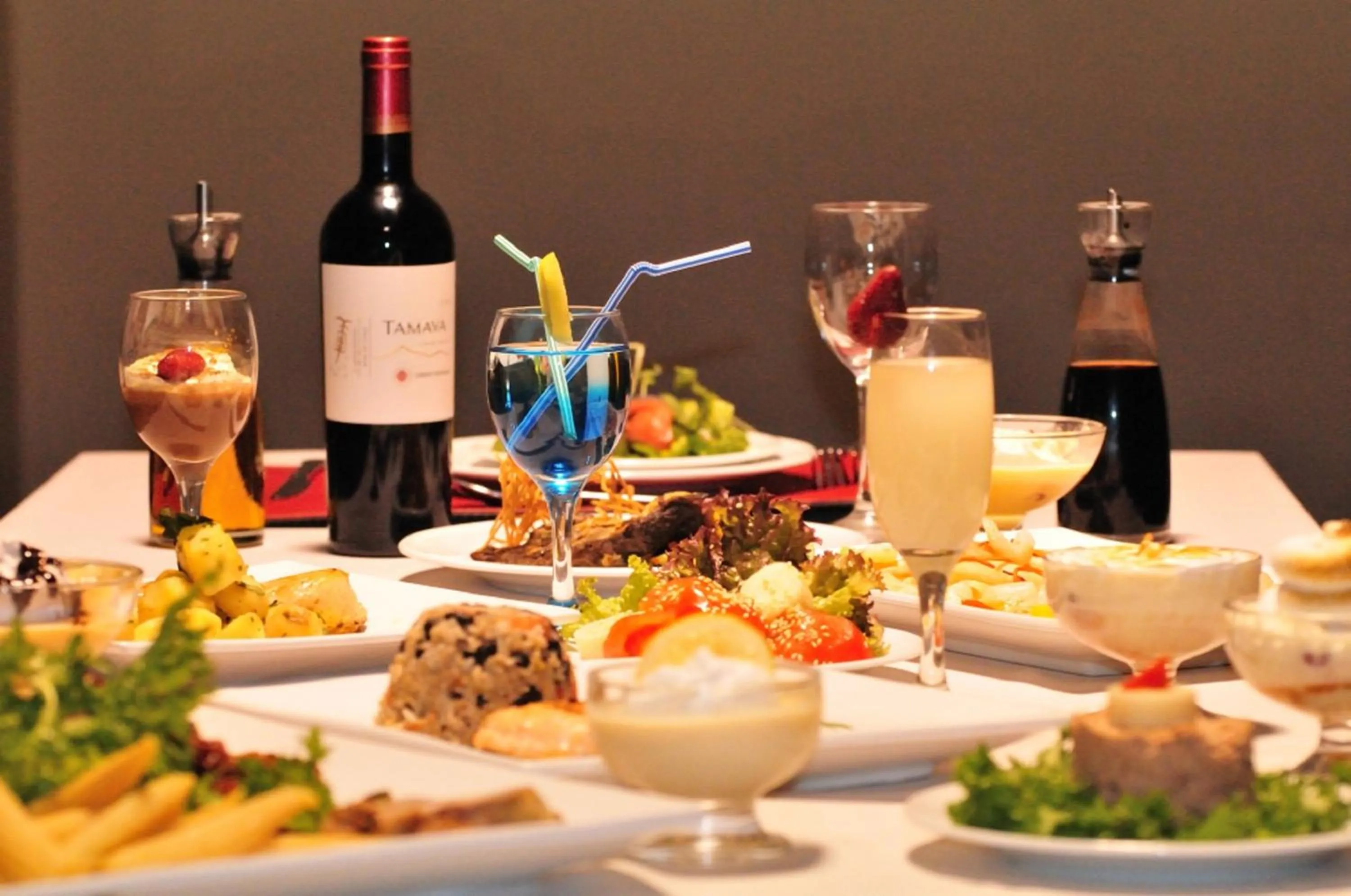 Restaurant/places to eat in Hotel Altos de Tuqui