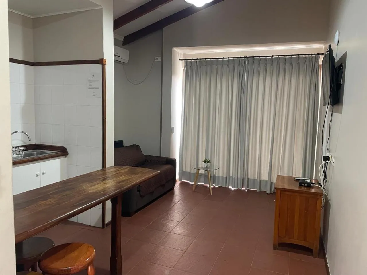TV and multimedia in Hotel Altos de Tuqui