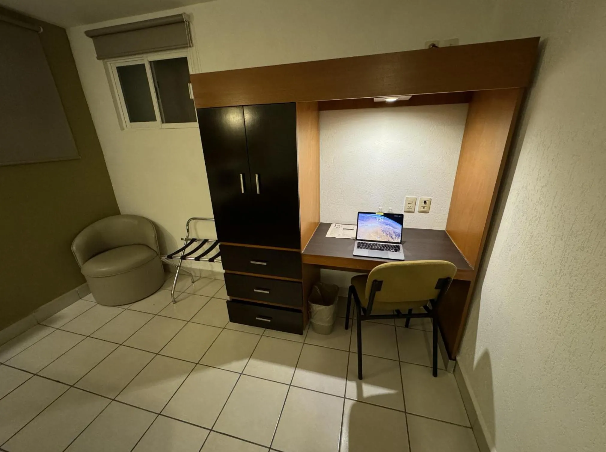 wardrobe in Hotel Interforum