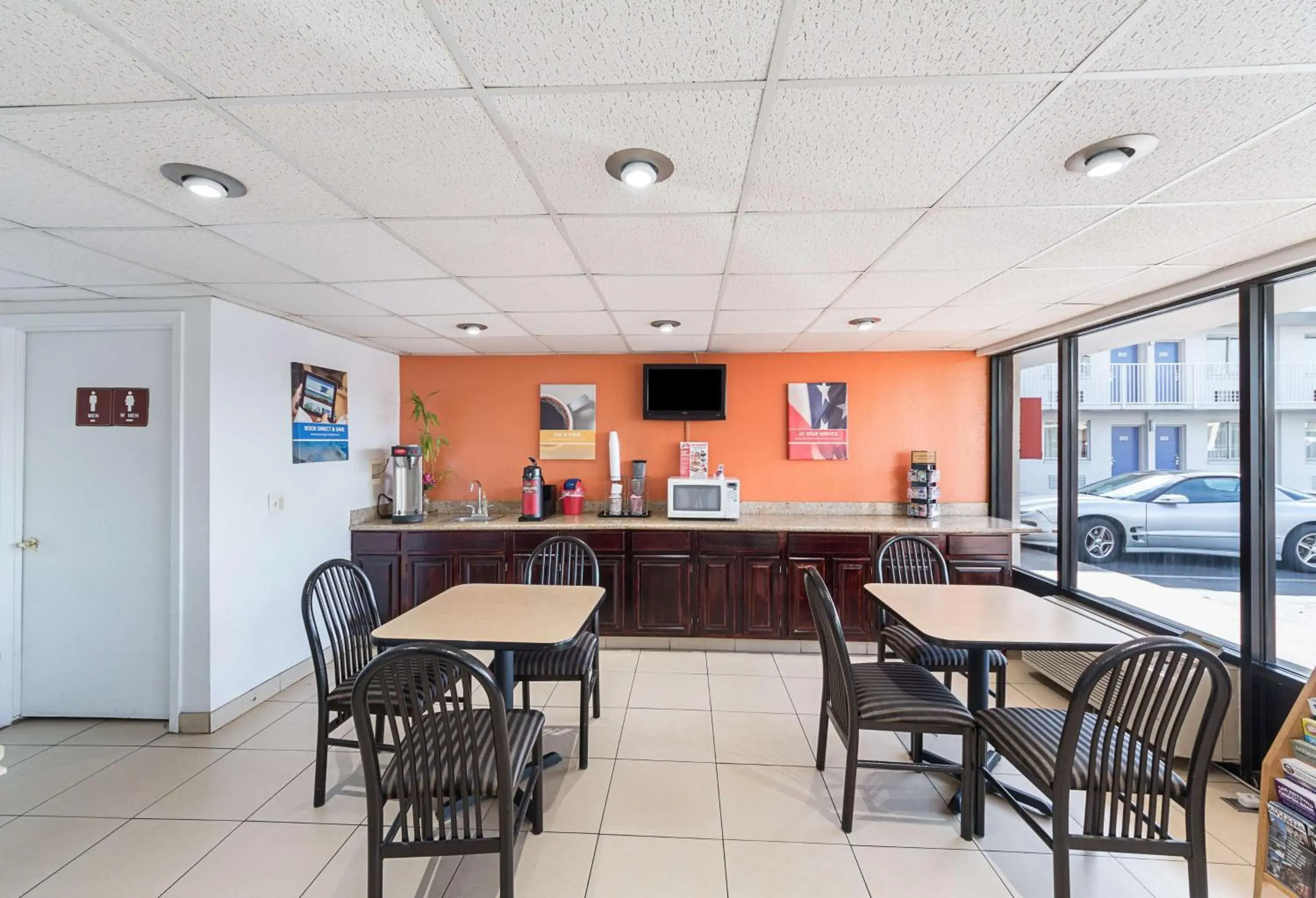 Property building in Motel 6 San Antonio TX I10 West Property building in Motel 6 San Antonio TX I10 West