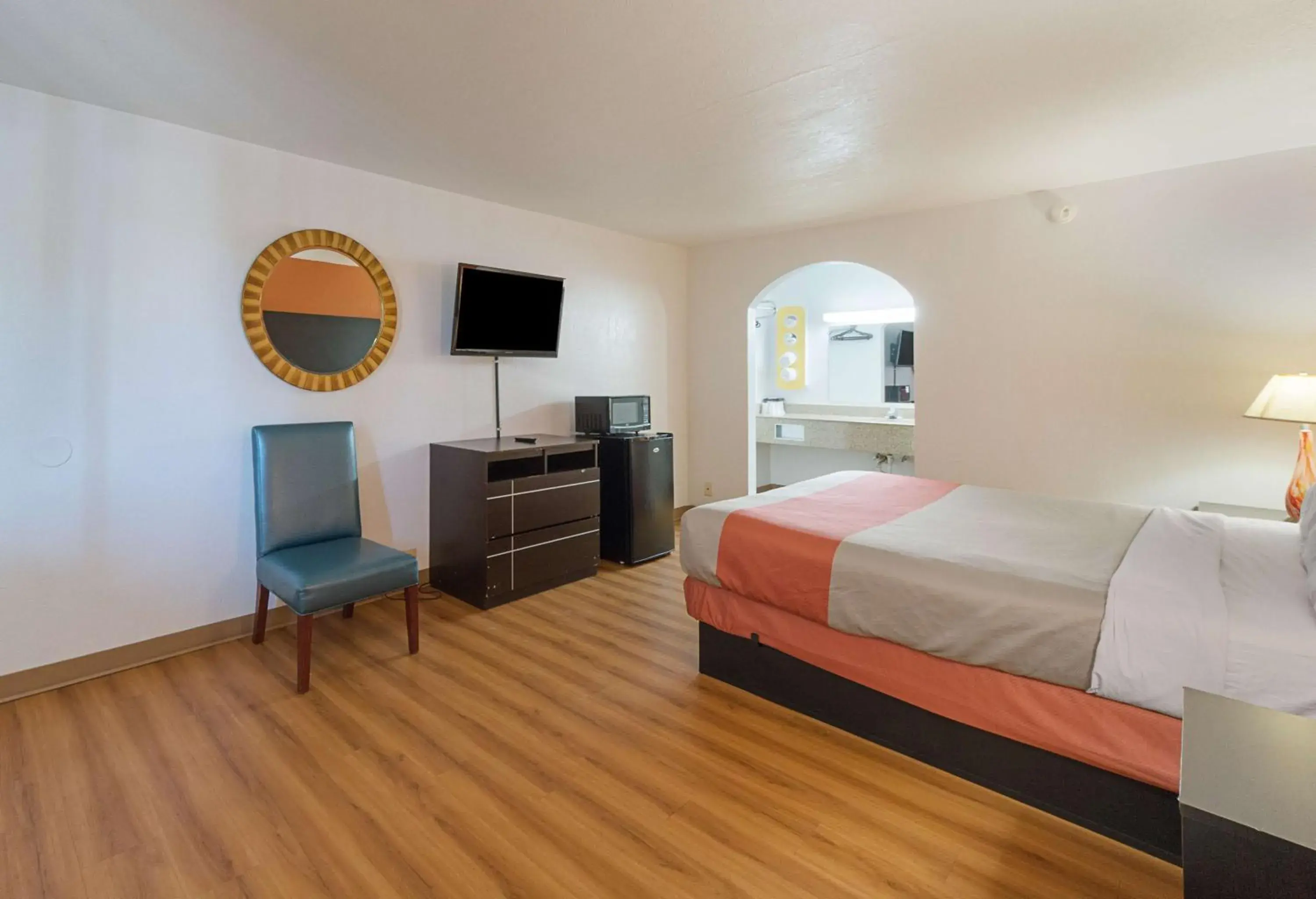 Photo of the whole room, Bed in Motel 6 San Antonio TX I10 West Photo of the whole room, Bed in Motel 6 San Antonio TX I10 West