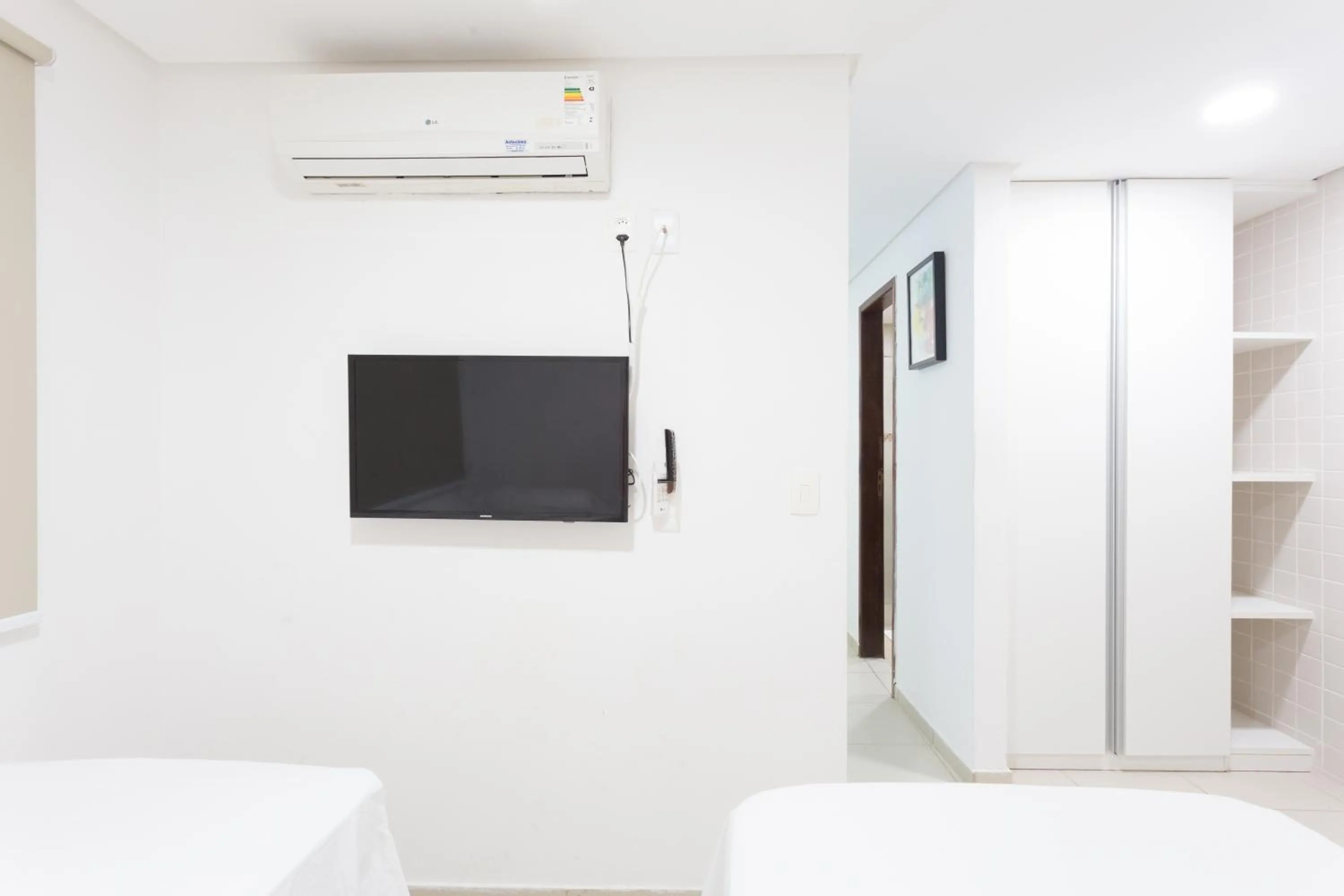 TV and multimedia in Condomínio Belas Praias