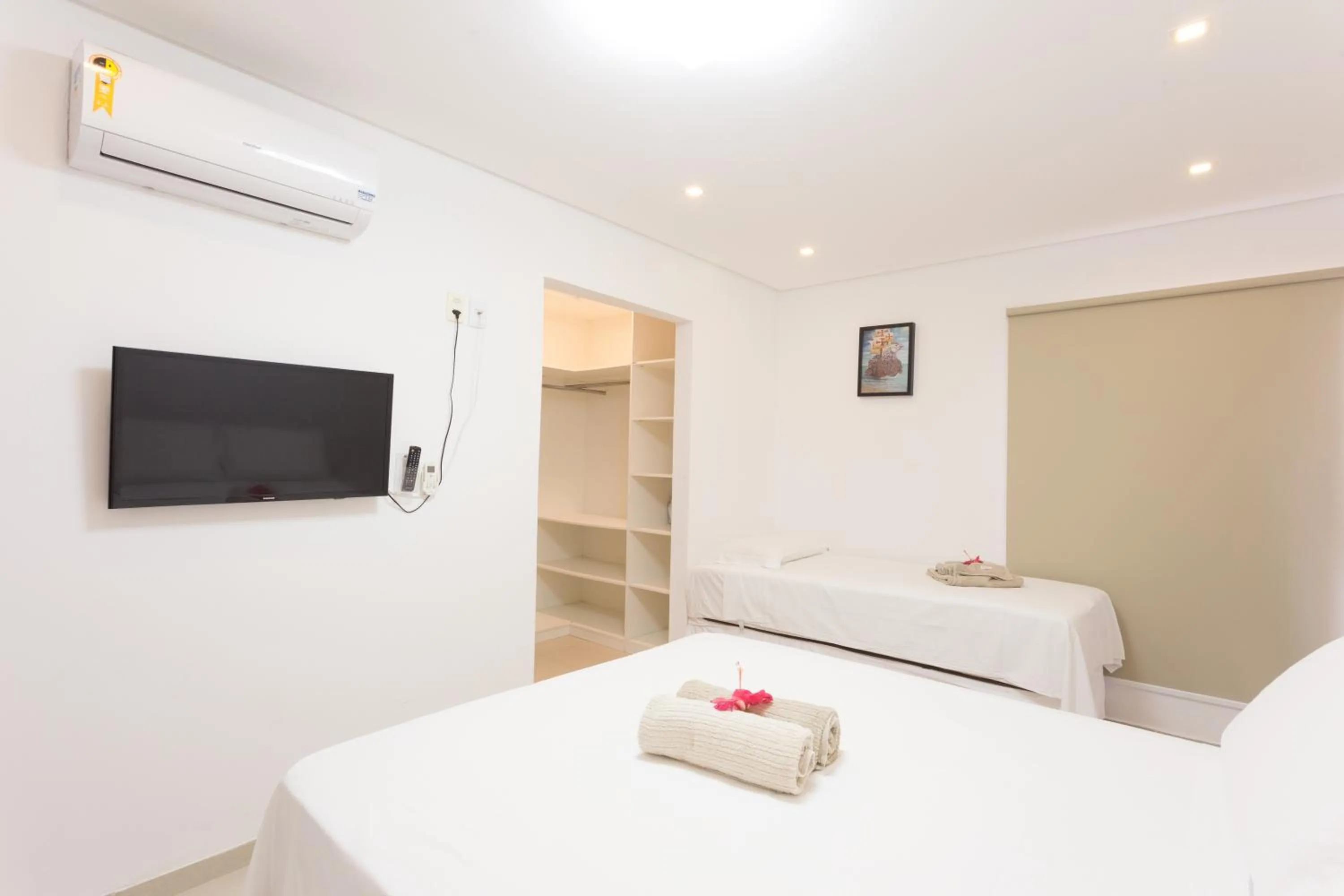 Bedroom, Bed in Condomínio Belas Praias