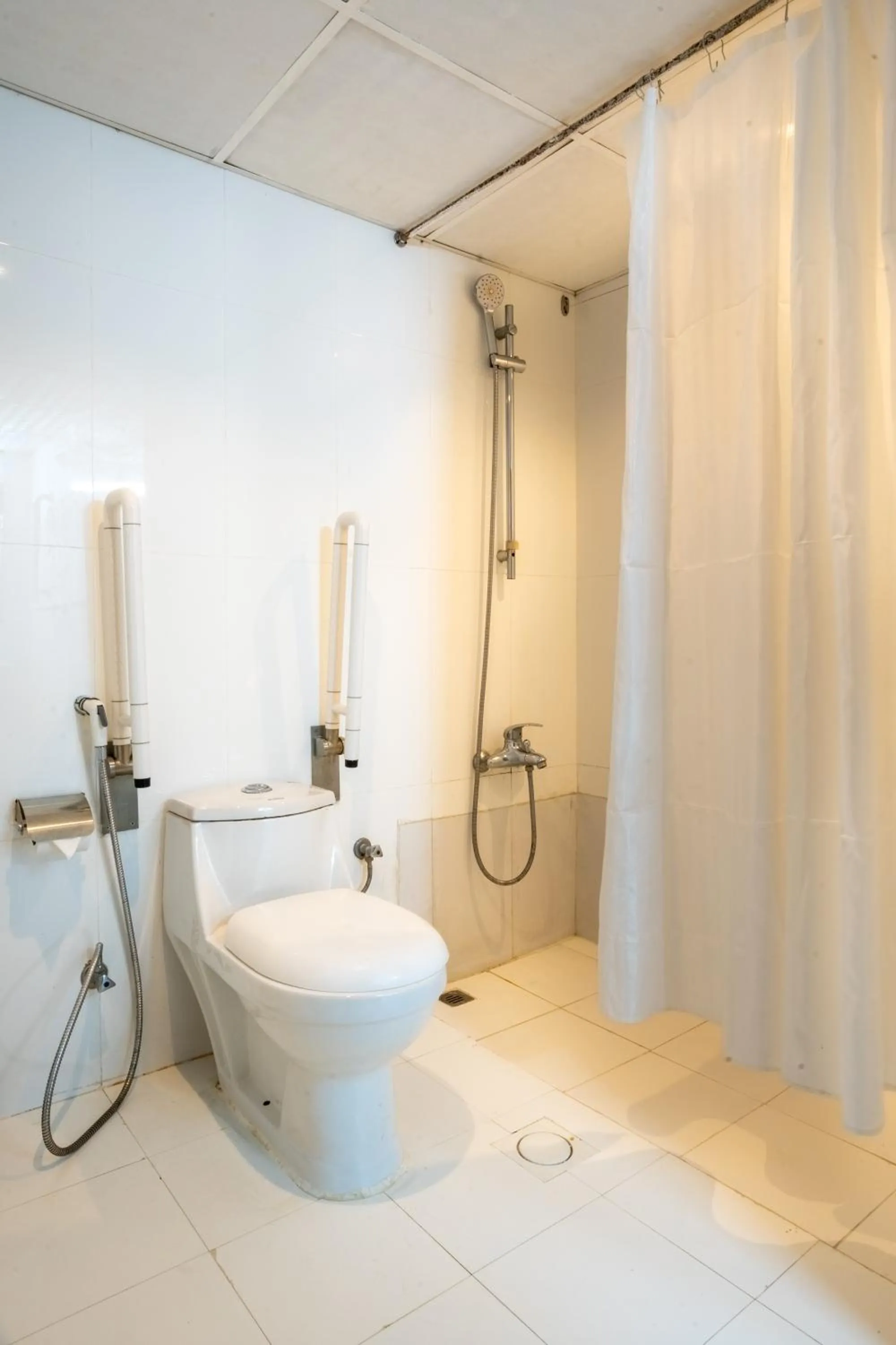 Shower in Regal Peninsula Hotel Formerly New Peninsula Hotel Ghubaiba Bus Station Bur Dubai